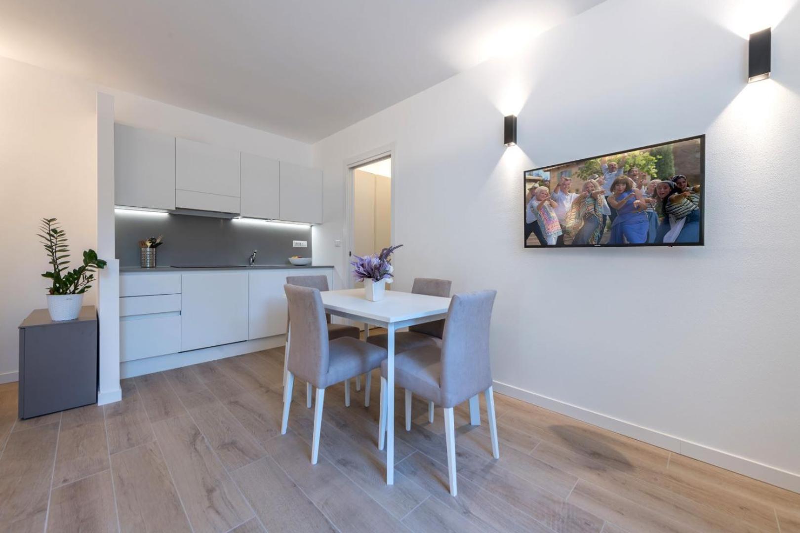 One-Bedroom Apartment - Photo 15