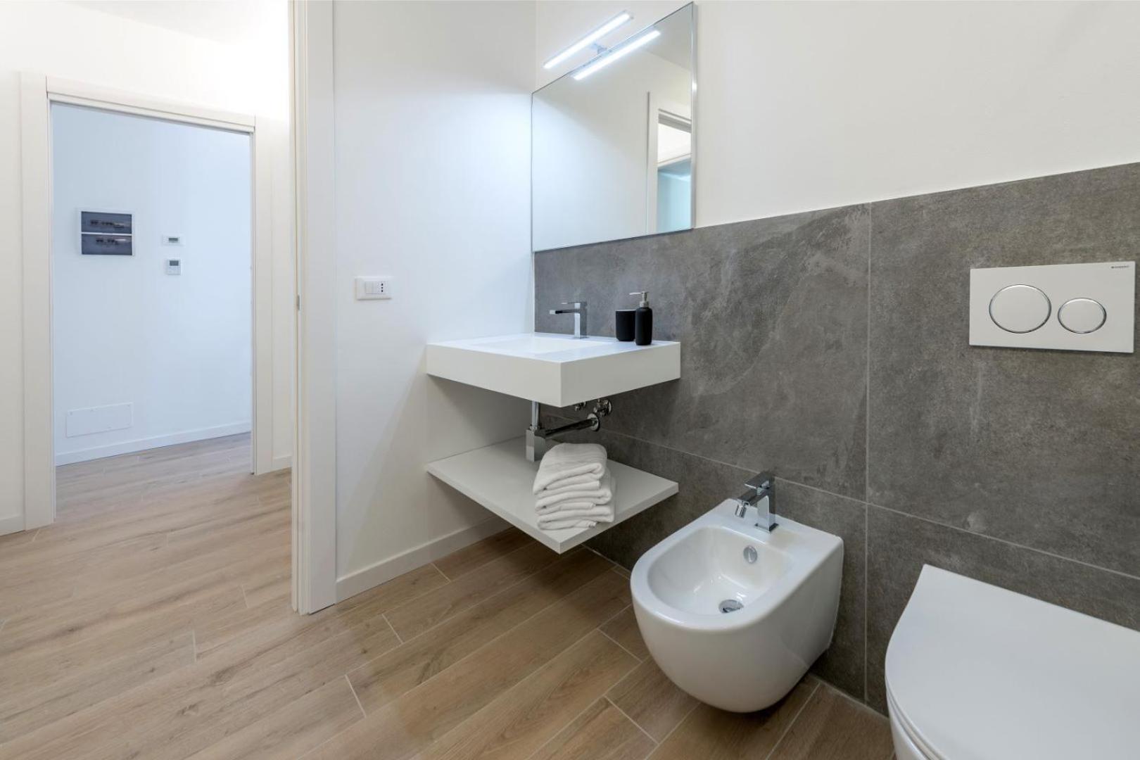 One-Bedroom Apartment - Photo 17