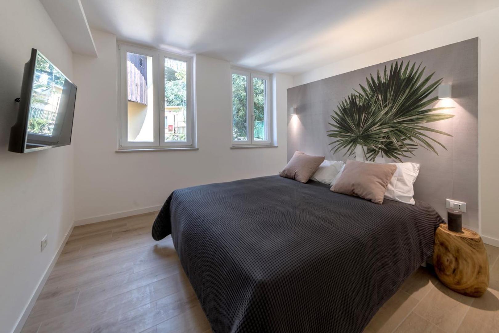 One-Bedroom Apartment - Photo 8