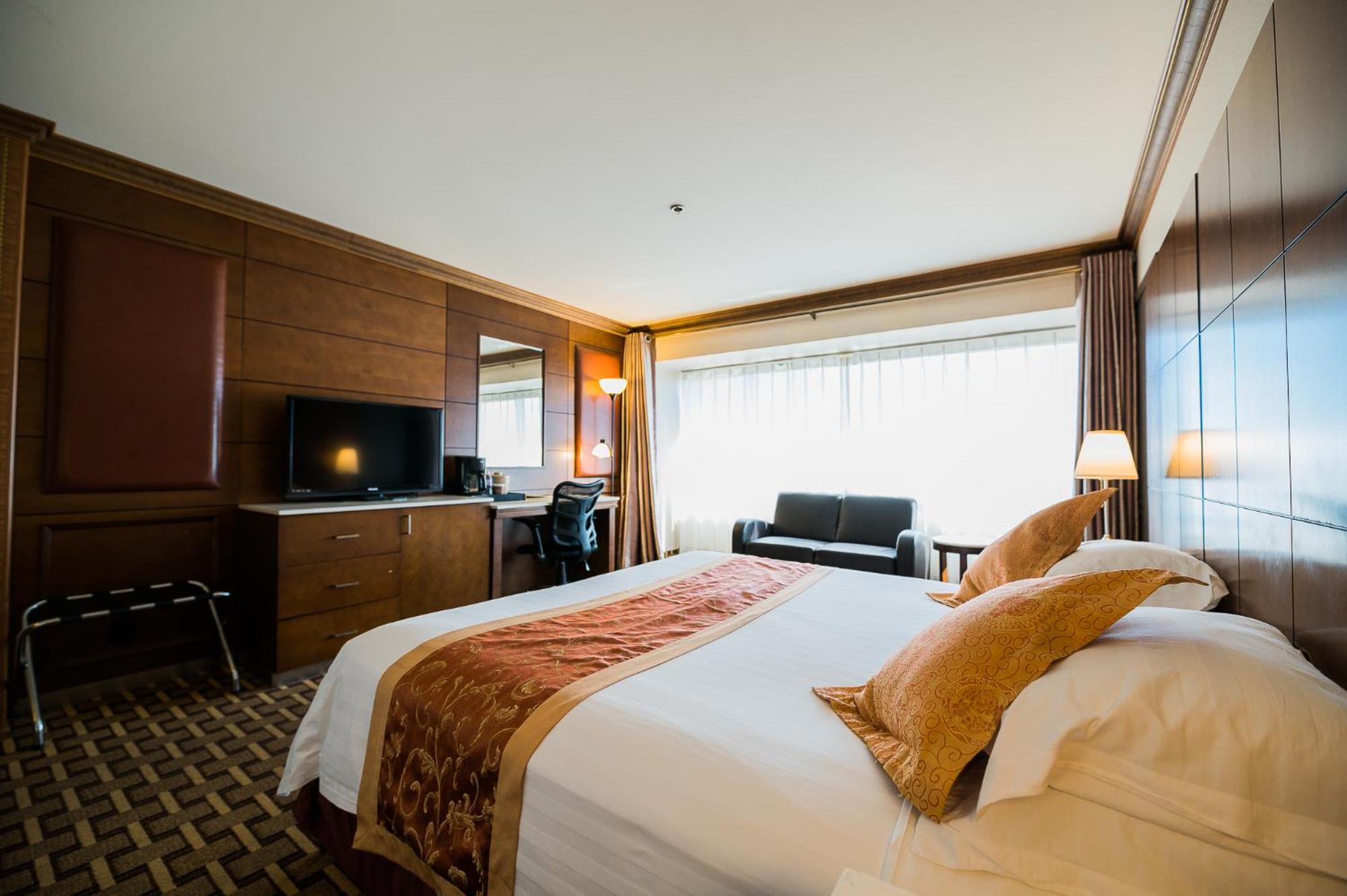 Luxury King Room - Photo 1