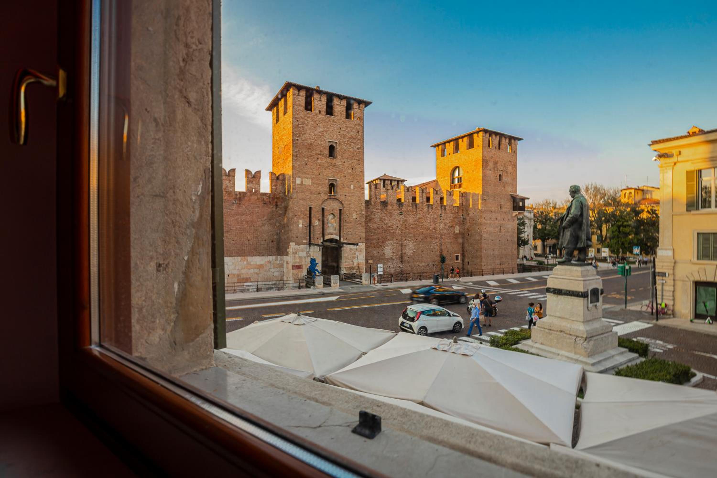 Junior Suite with Castle View - Photo 2