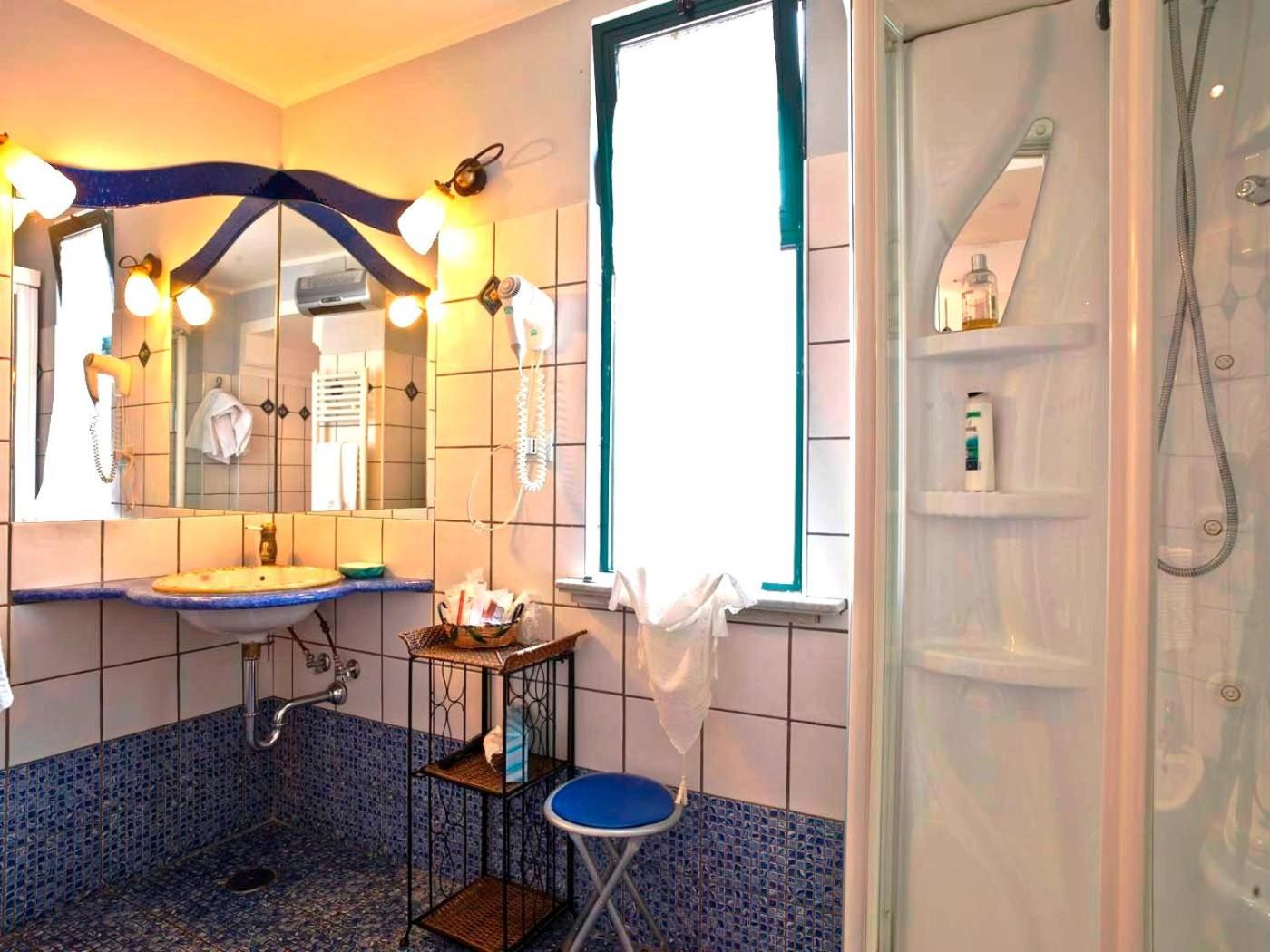 Suite - Photo 2