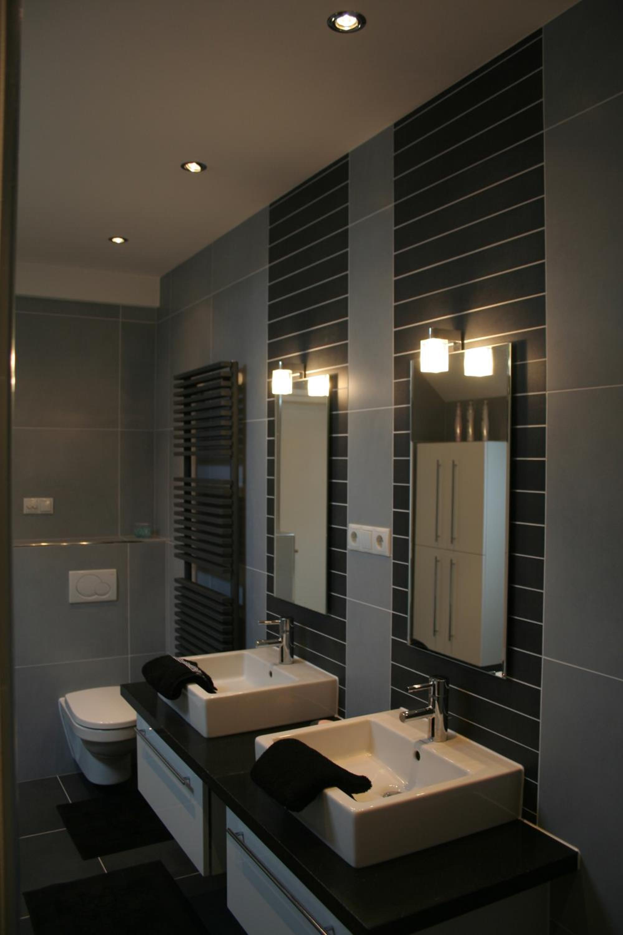 Family Room with Private Bathroom photo 2