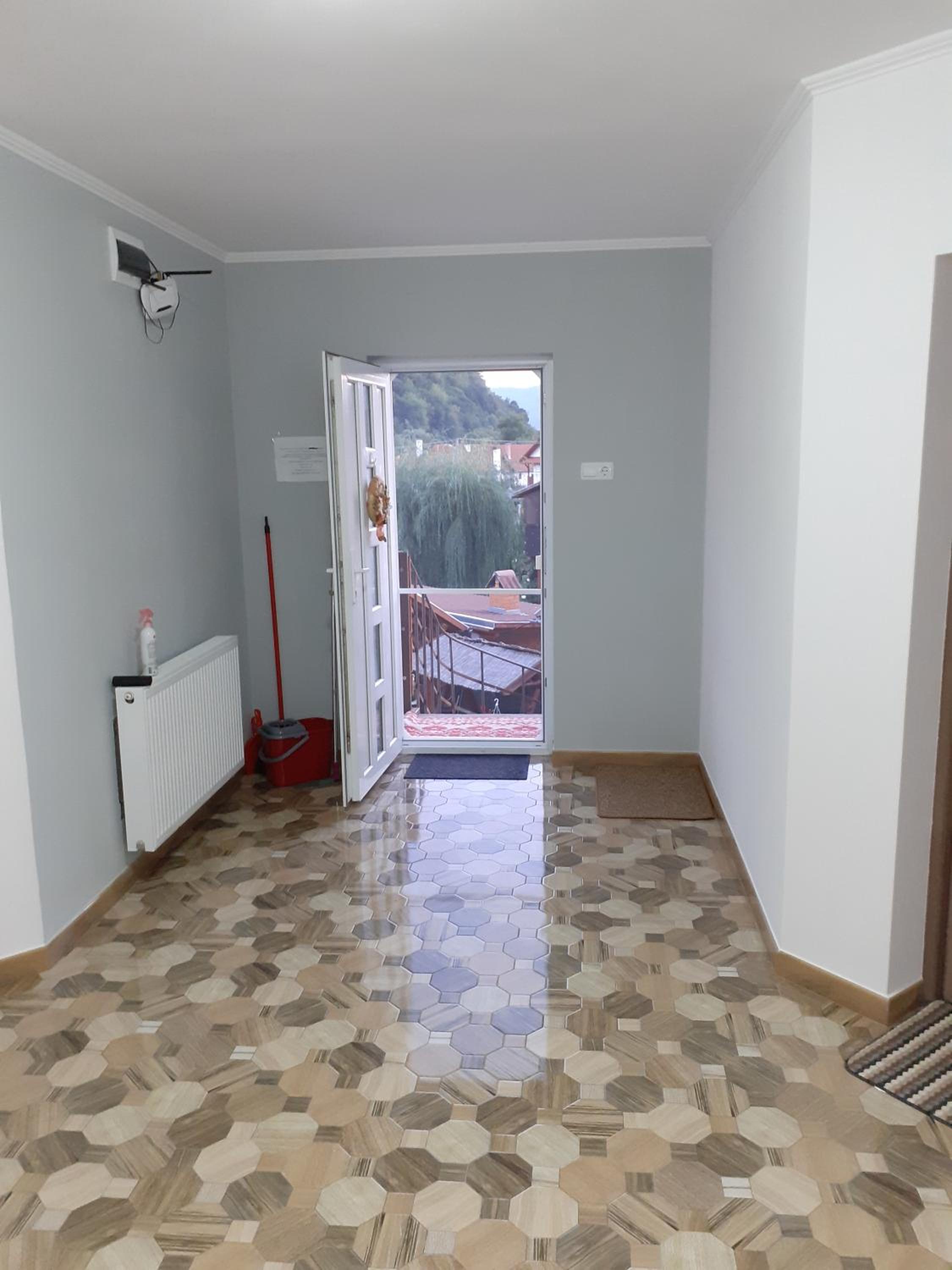 Family Room - Photo 10
