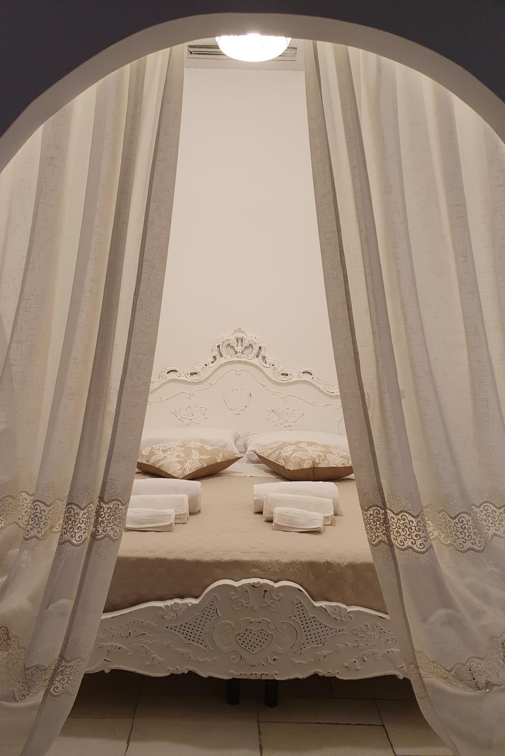Two-Bedroom House - Photo 14