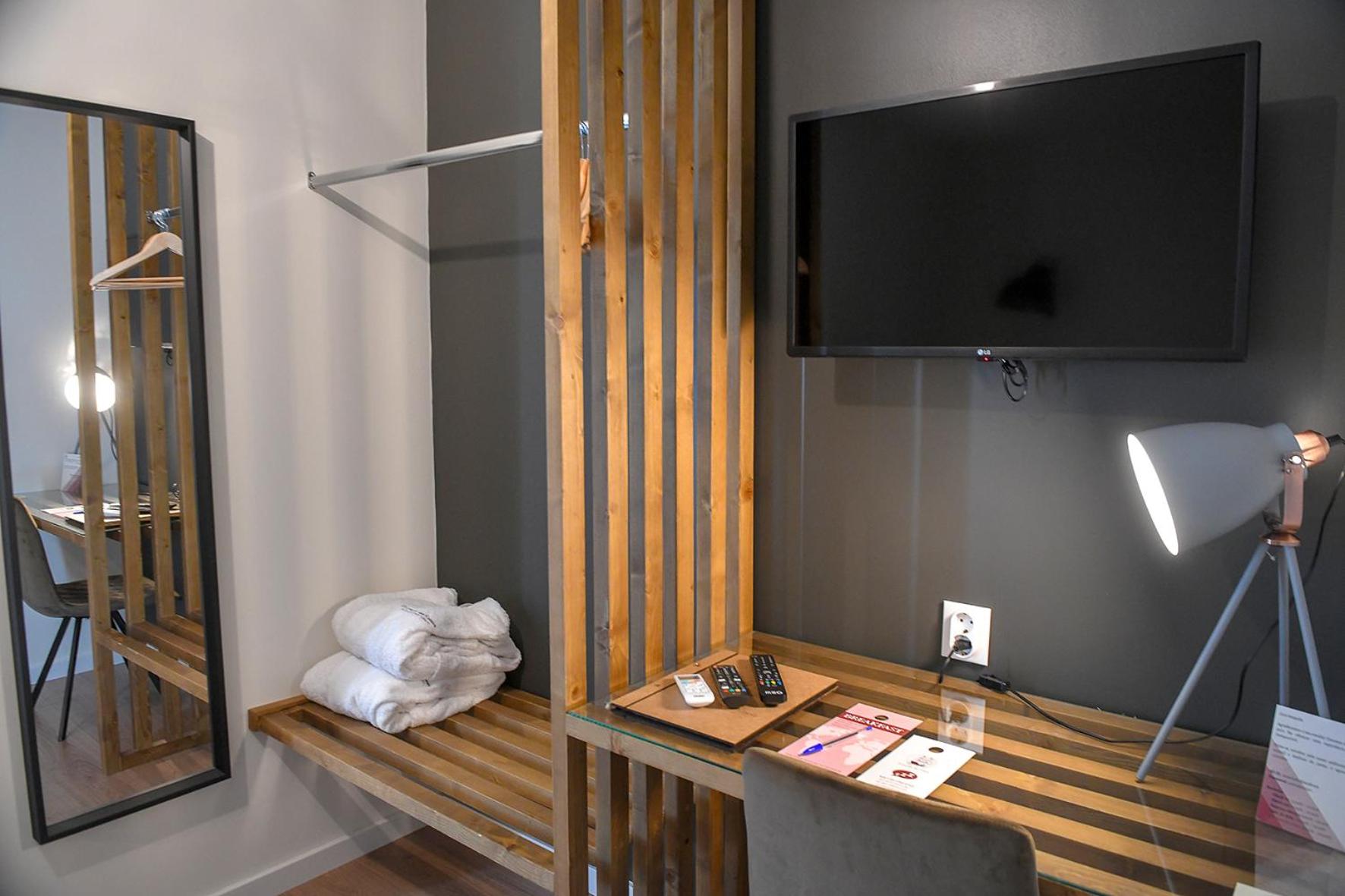 Twin Room - Photo 6
