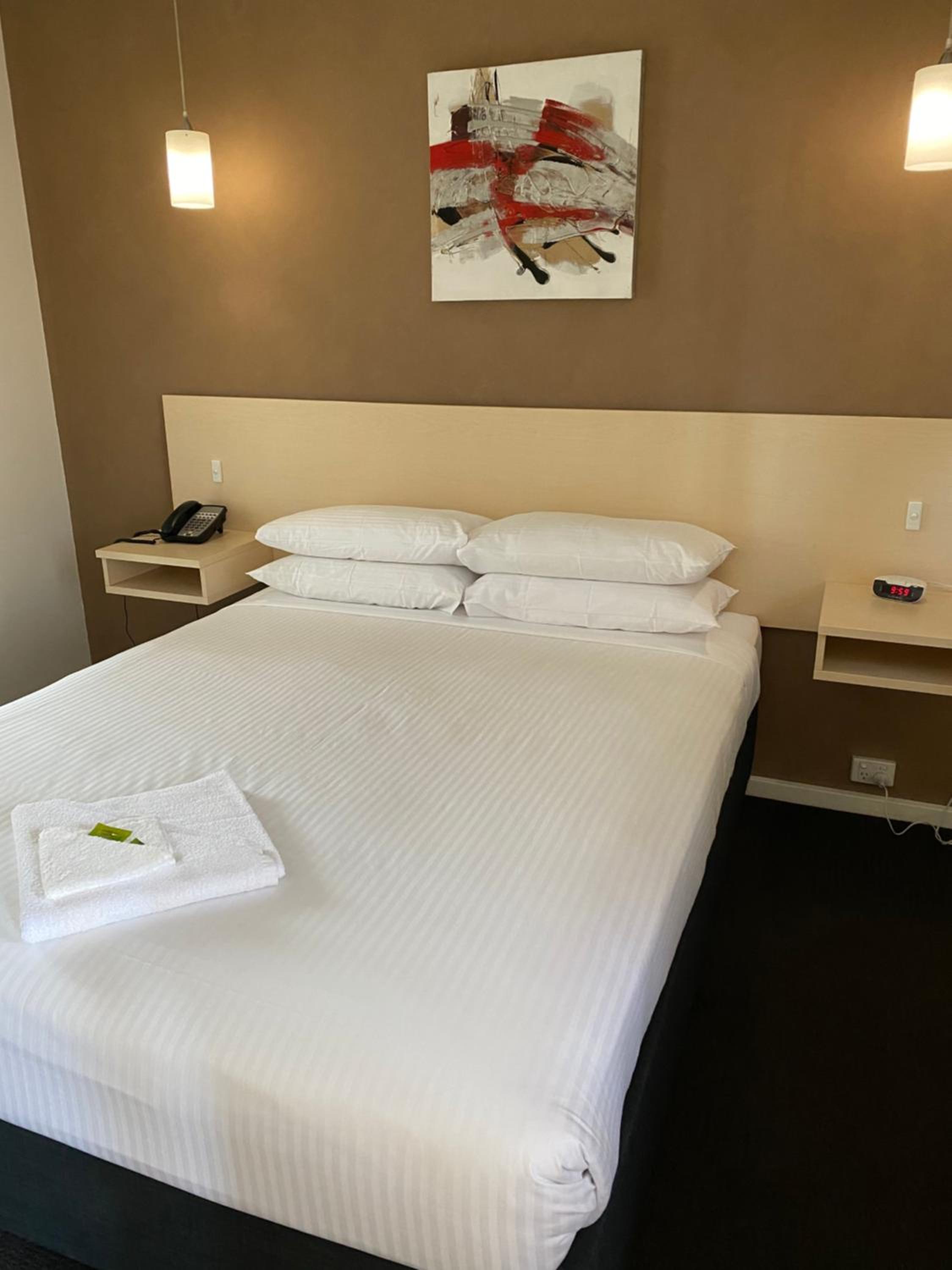 Deluxe Double Room - Photo 8