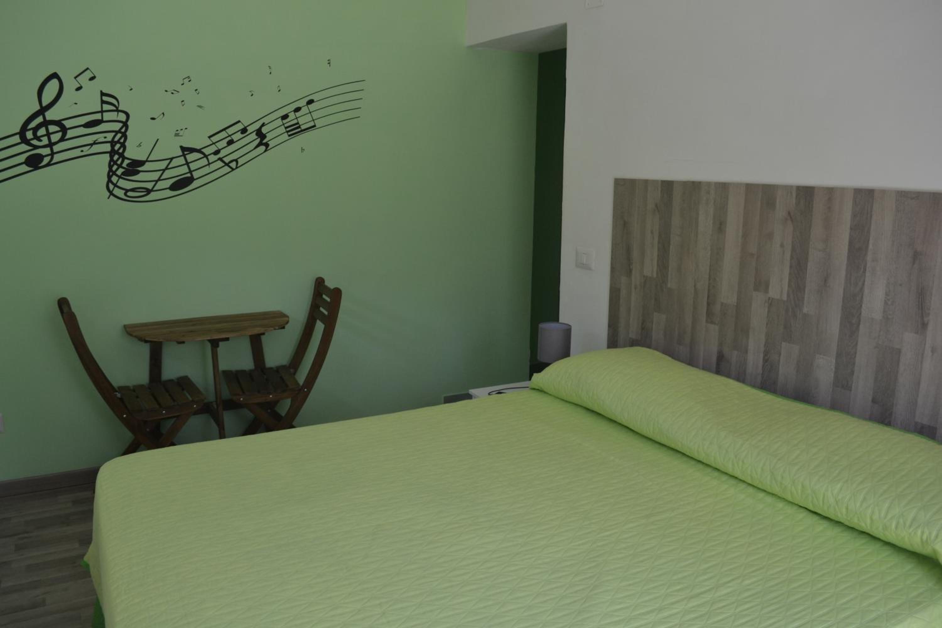 Large Single Room photo 1