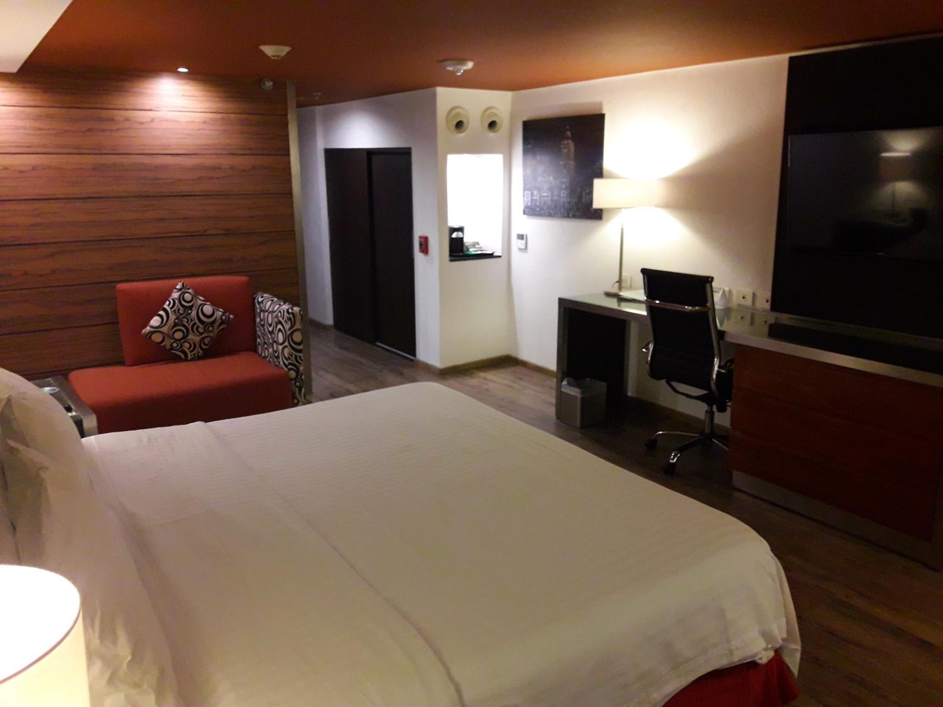 Standard King Room - Accessible