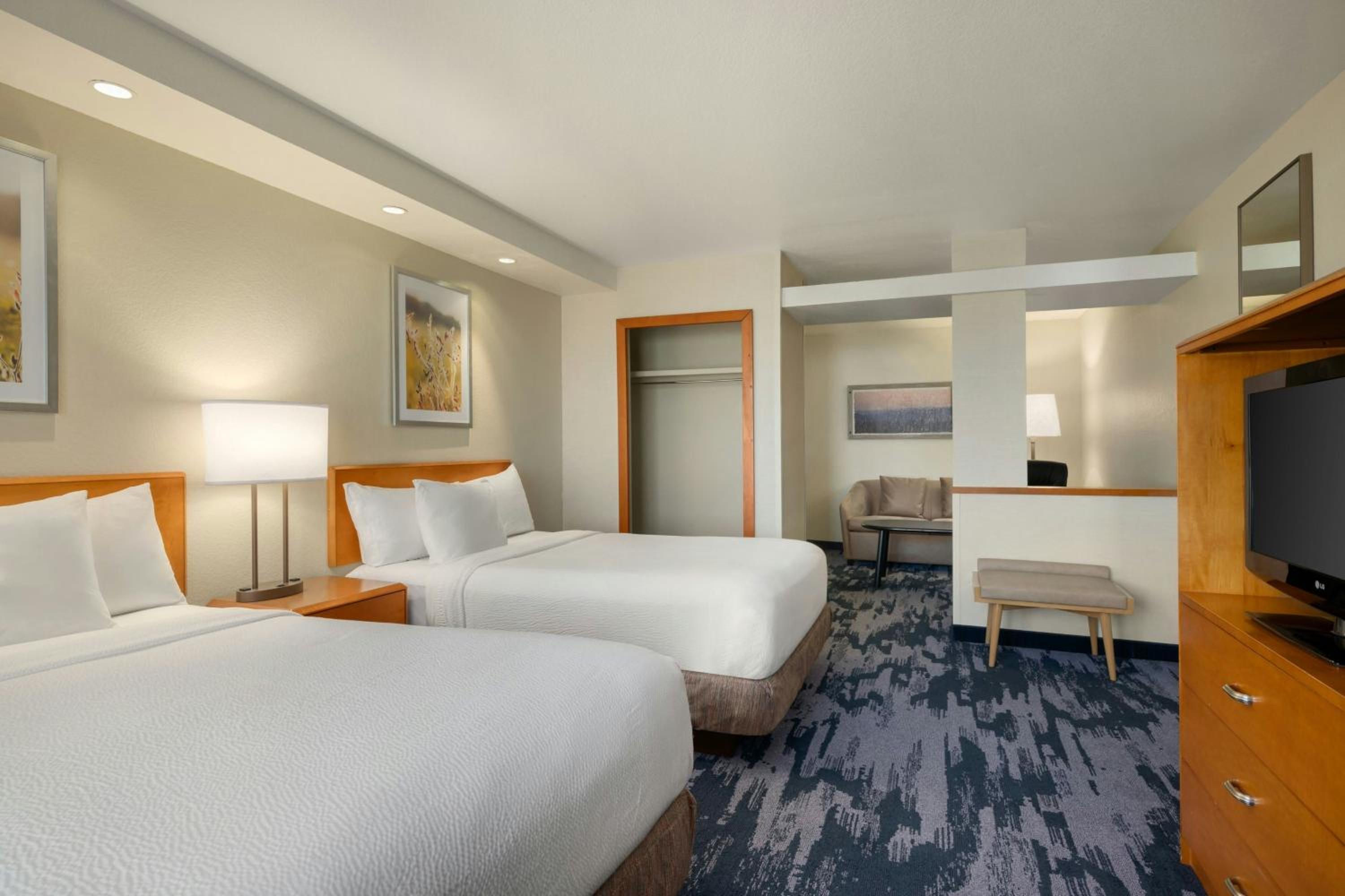 Double Suite with Two Double Beds, Bathtub and Sofa Bed - Mobility Access