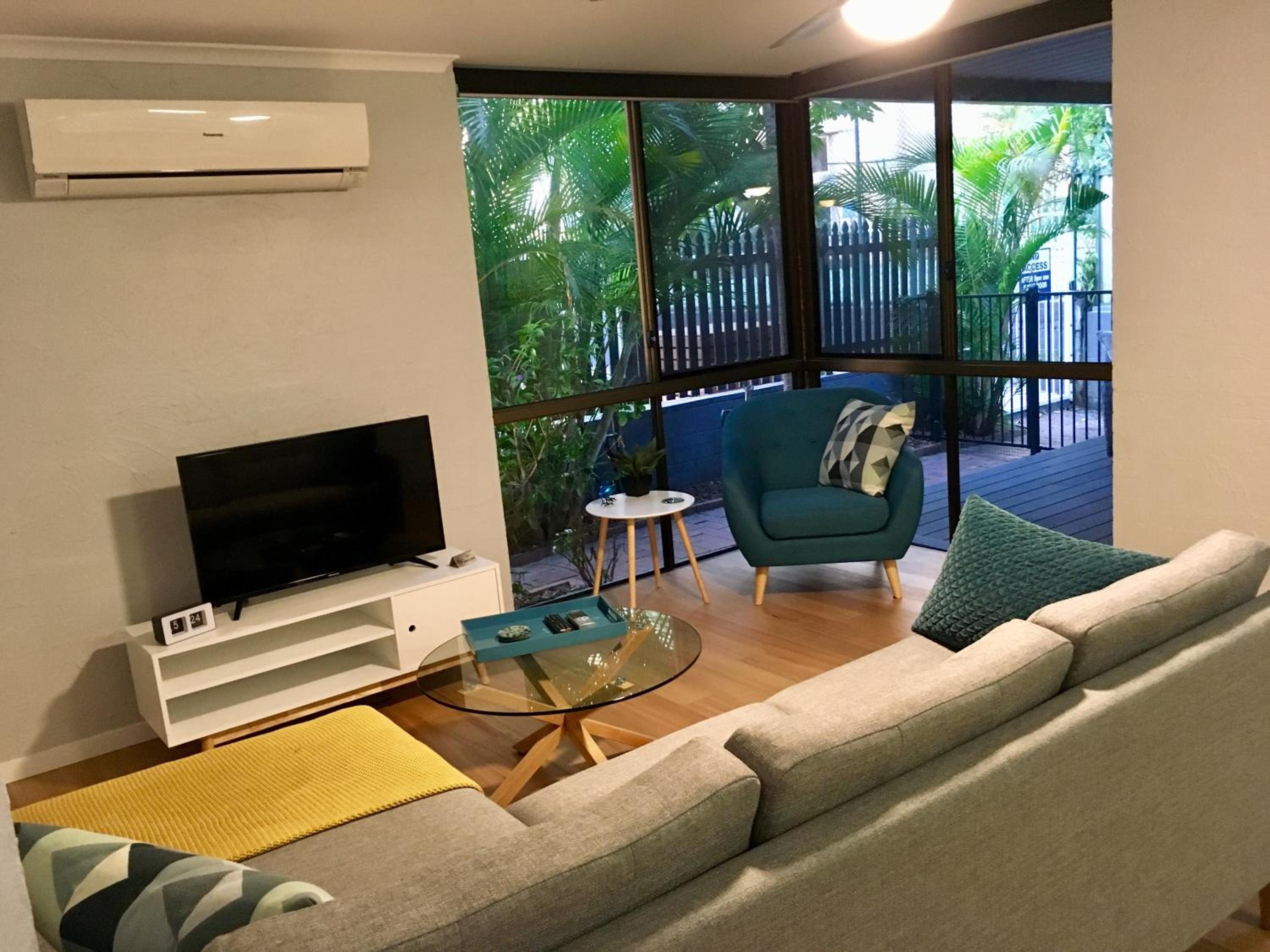Deluxe Two-Bedroom Apartment with Special Access - Photo 6