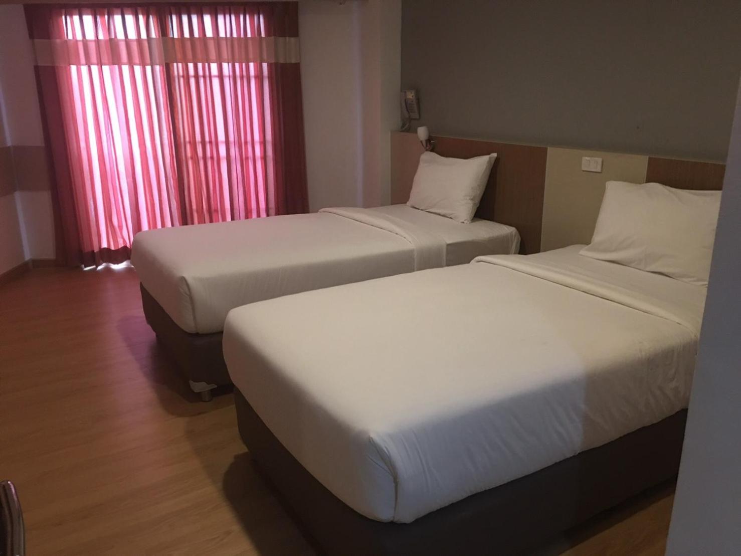 Twin Room with City View