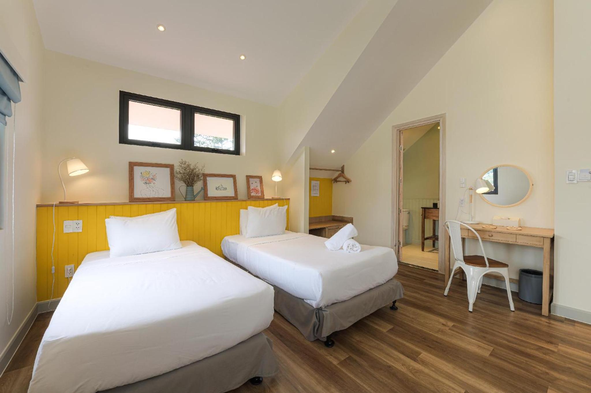 Deluxe Double or Twin Room with City View - Photo 2