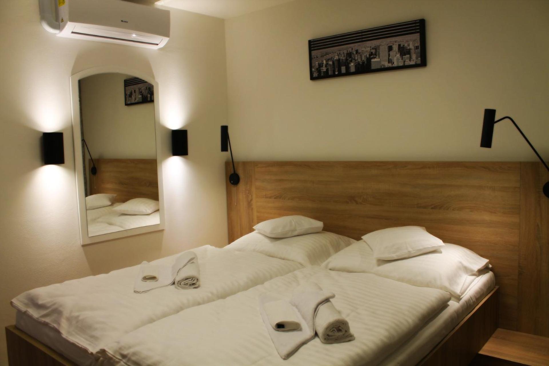Deluxe Apartment - Photo 2