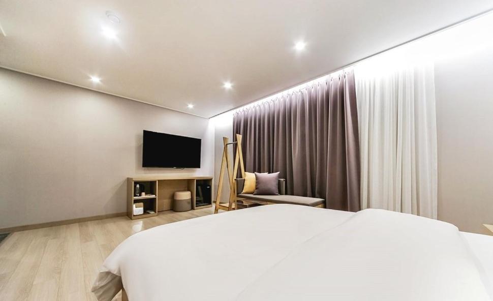 Standard Double Room - Photo 7