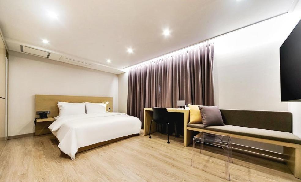 Deluxe Double Room - Photo 4