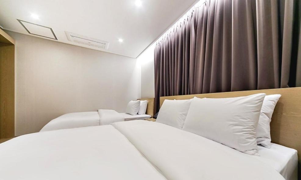 Deluxe Twin Room - Photo 3