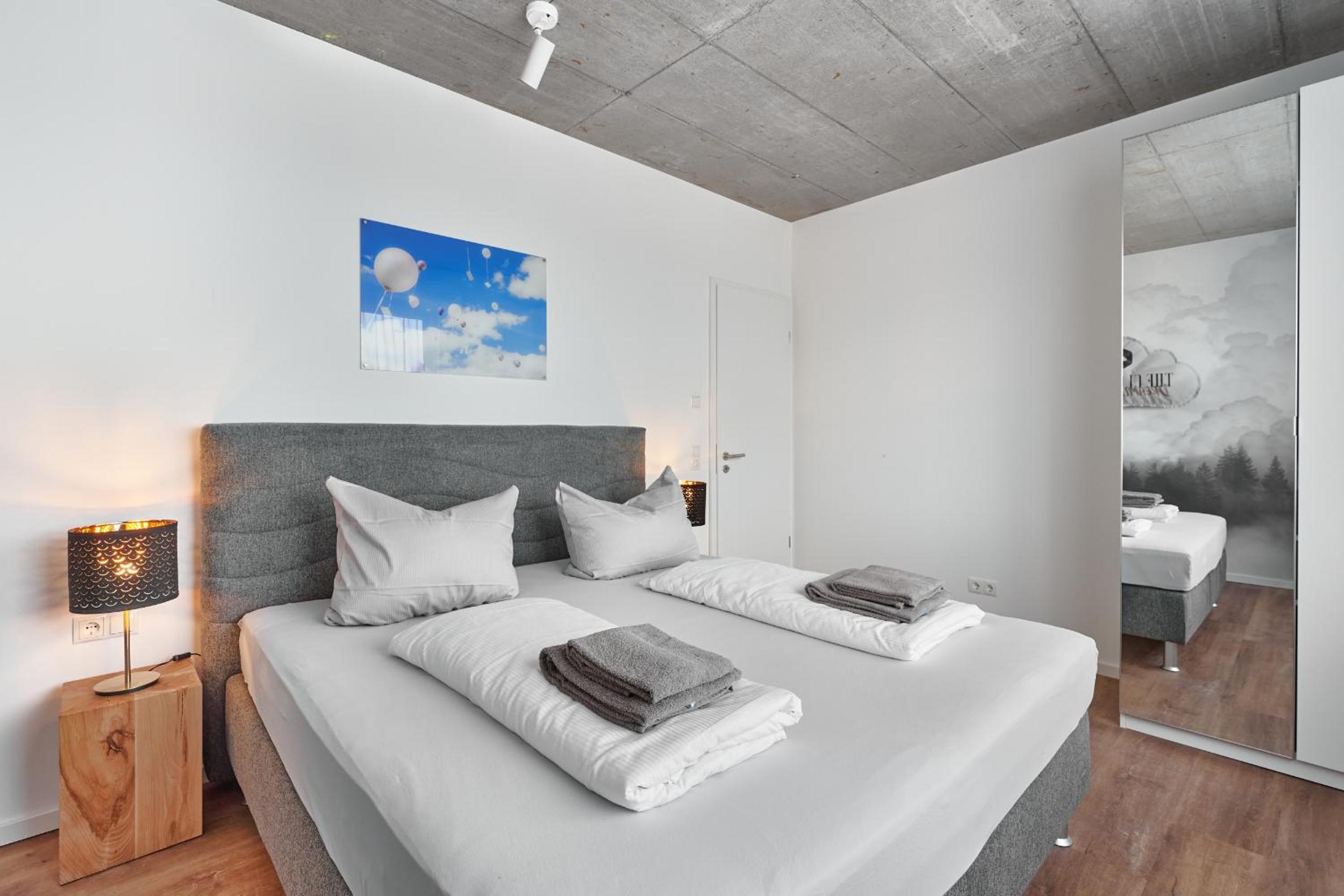Two-Bedroom Apartment with balcony 201 photo 3