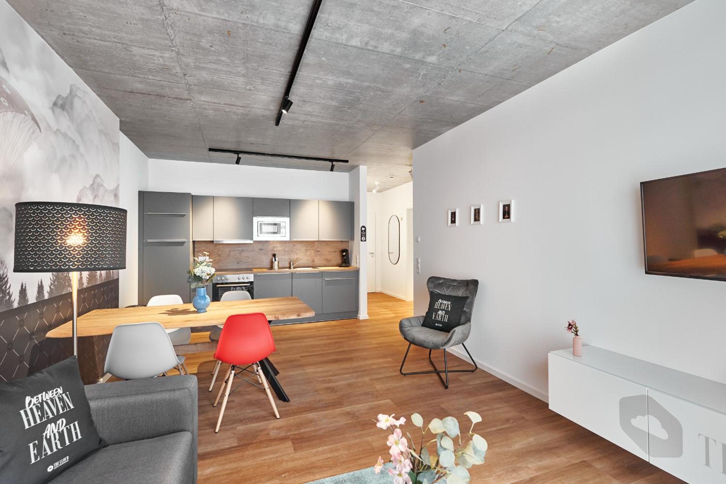 One-Bedroom Apartment - Photo 1