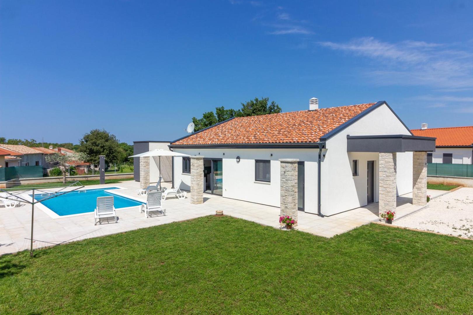 Three-Bedroom Villa photo 3