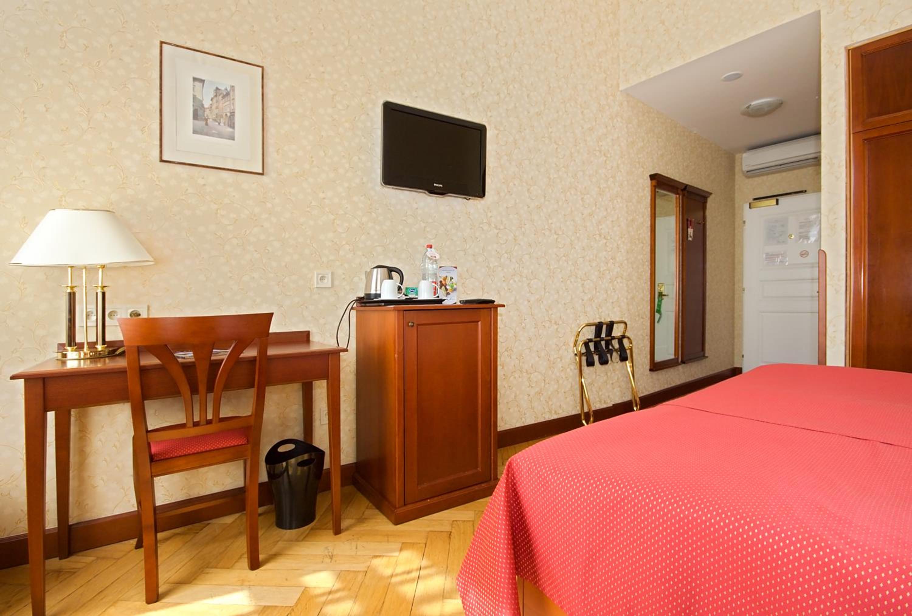 Standard Double or Twin Room - Photo 4