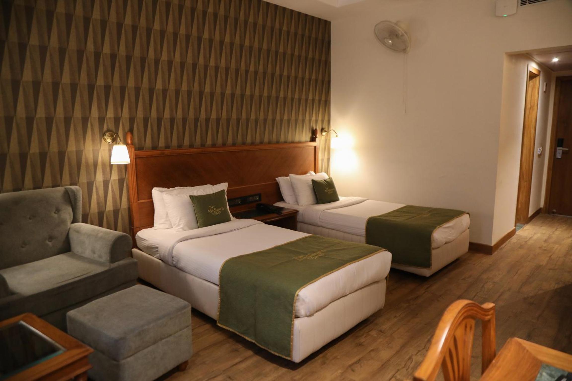 Deluxe Double Room - Photo 8