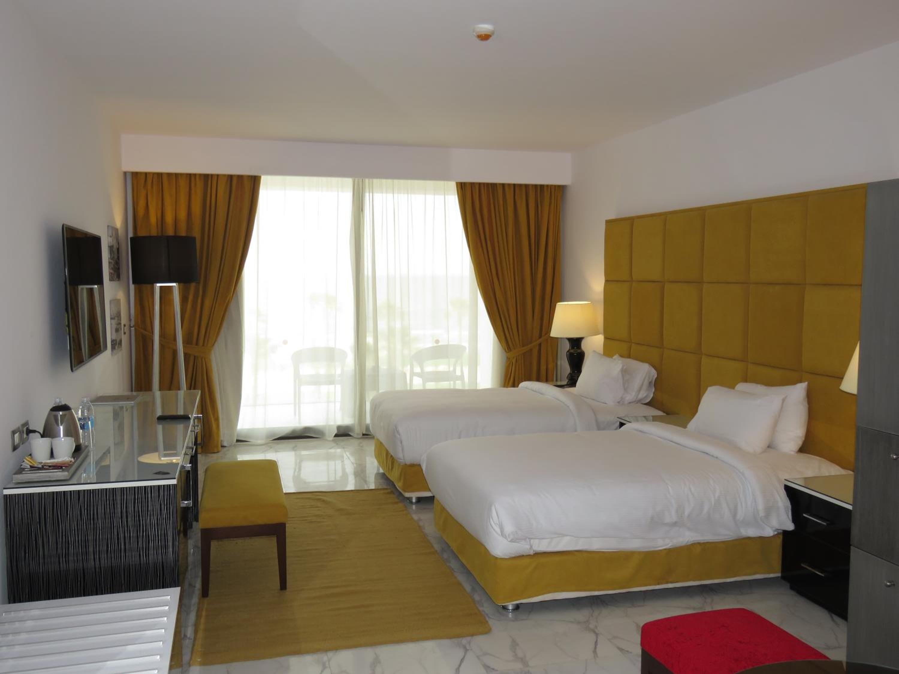 Family Room with Sea View - Photo 4