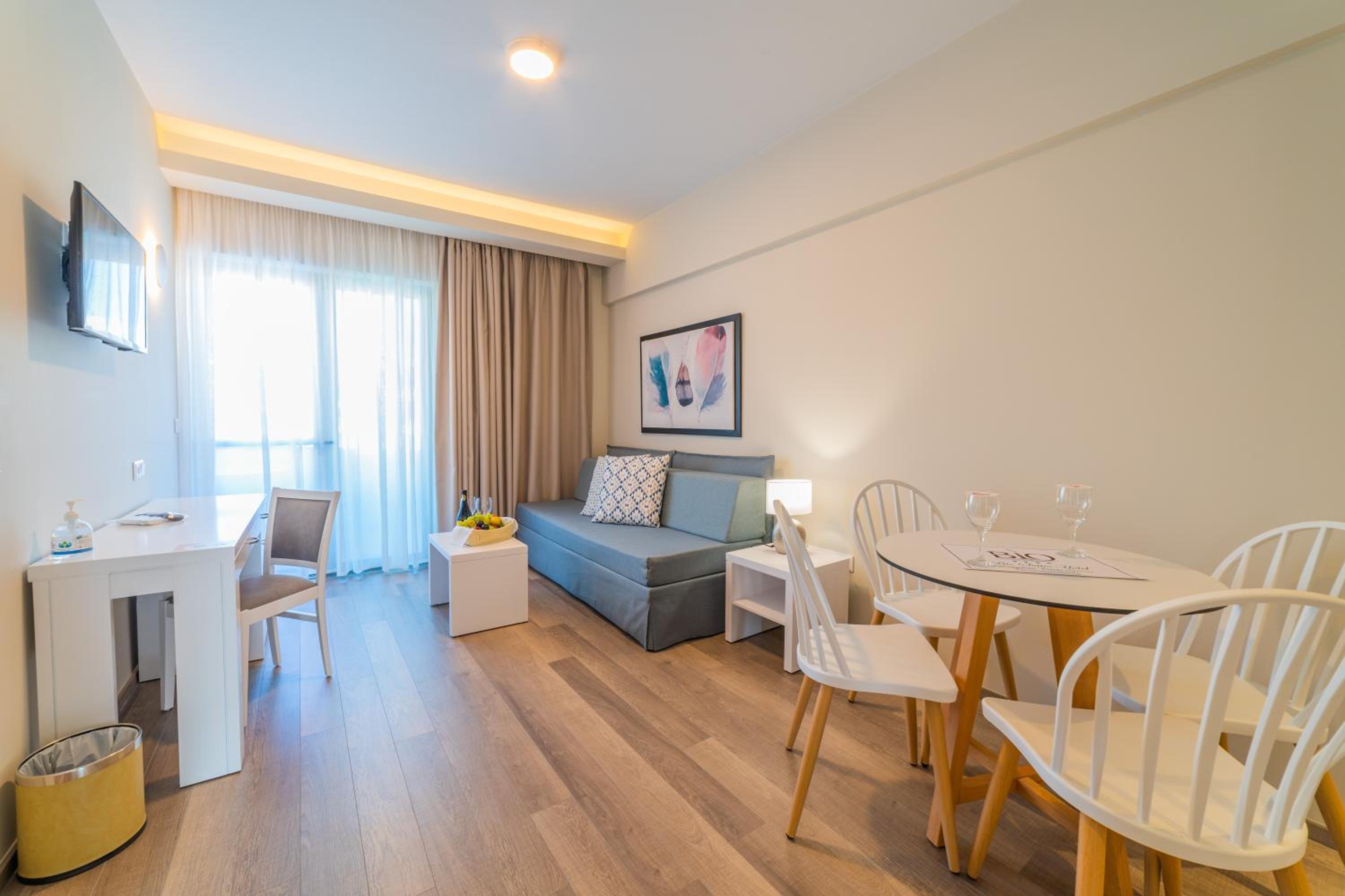 One-Bedroom Apartment (2 Adults + 1 Child)
