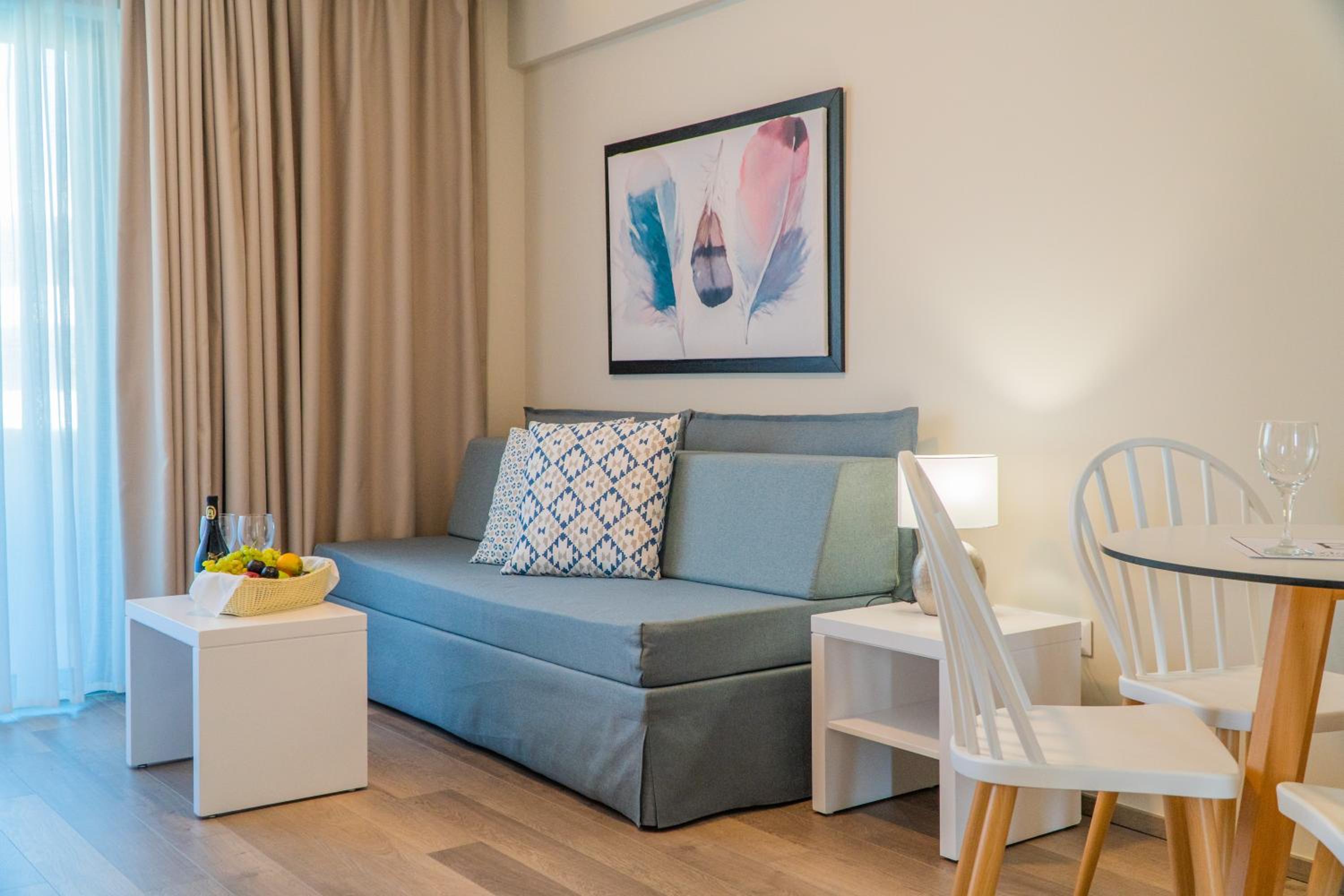 One-Bedroom Apartment (2 Adults + 2 Children)