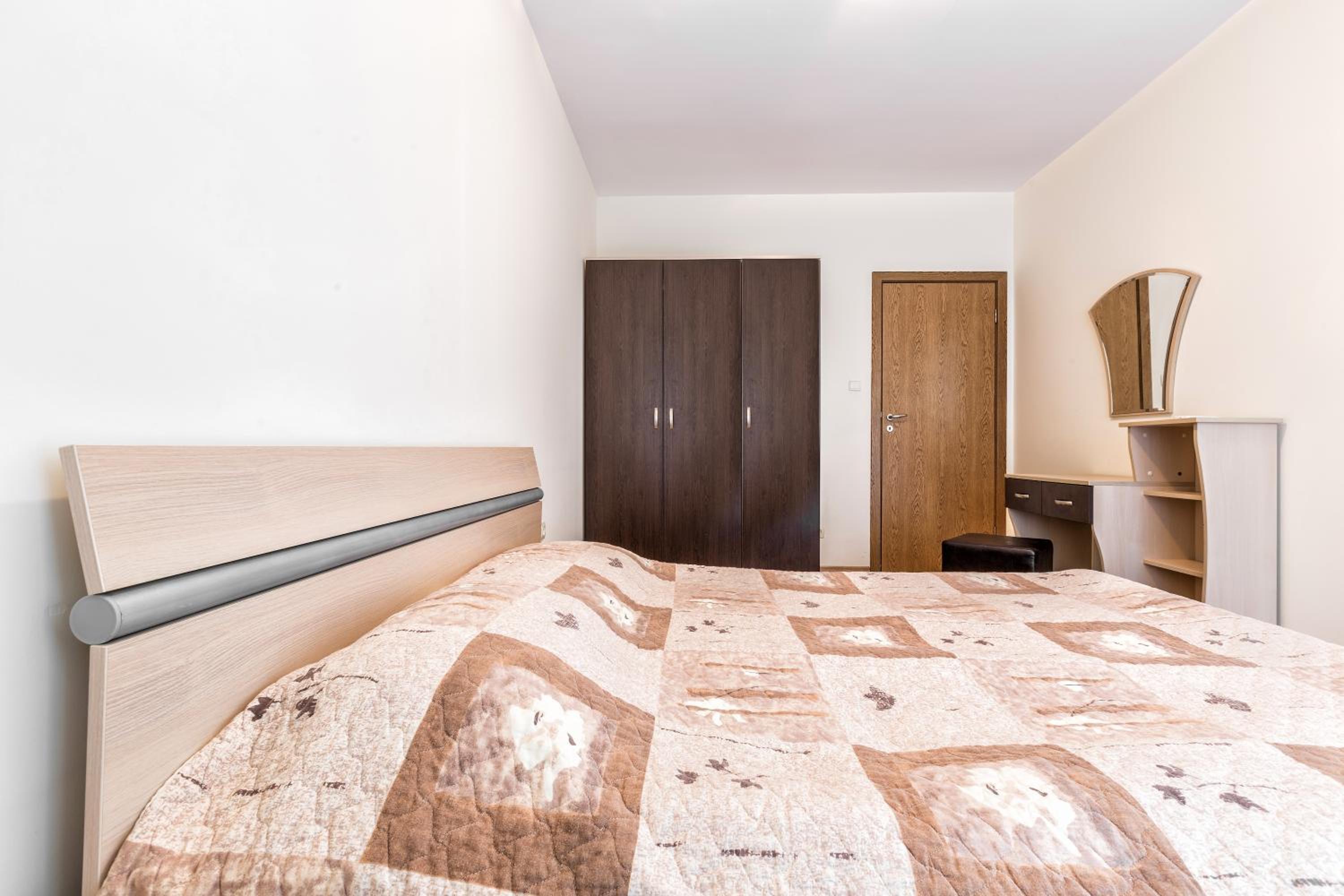 One-Bedroom Apartment with Balcony photo 1