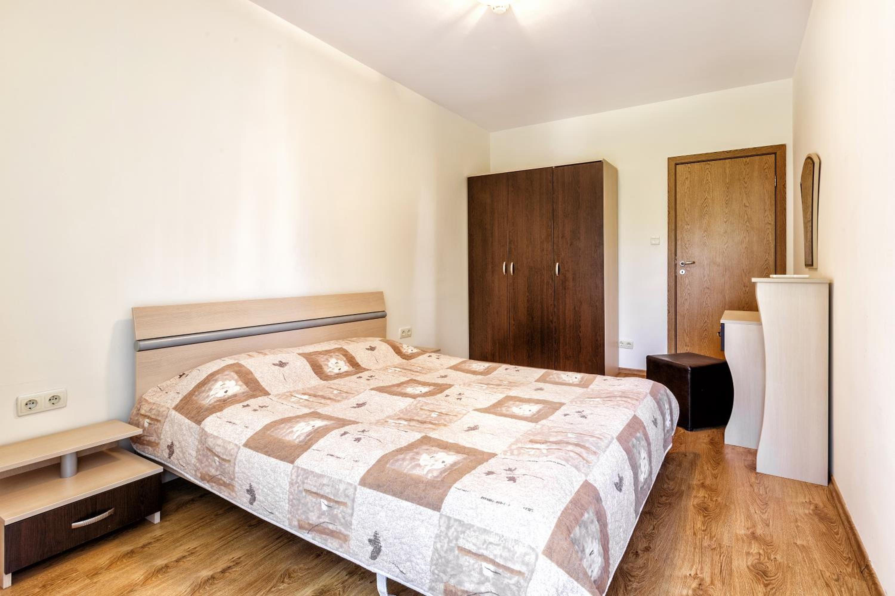 One-Bedroom Apartment with Balcony photo 3