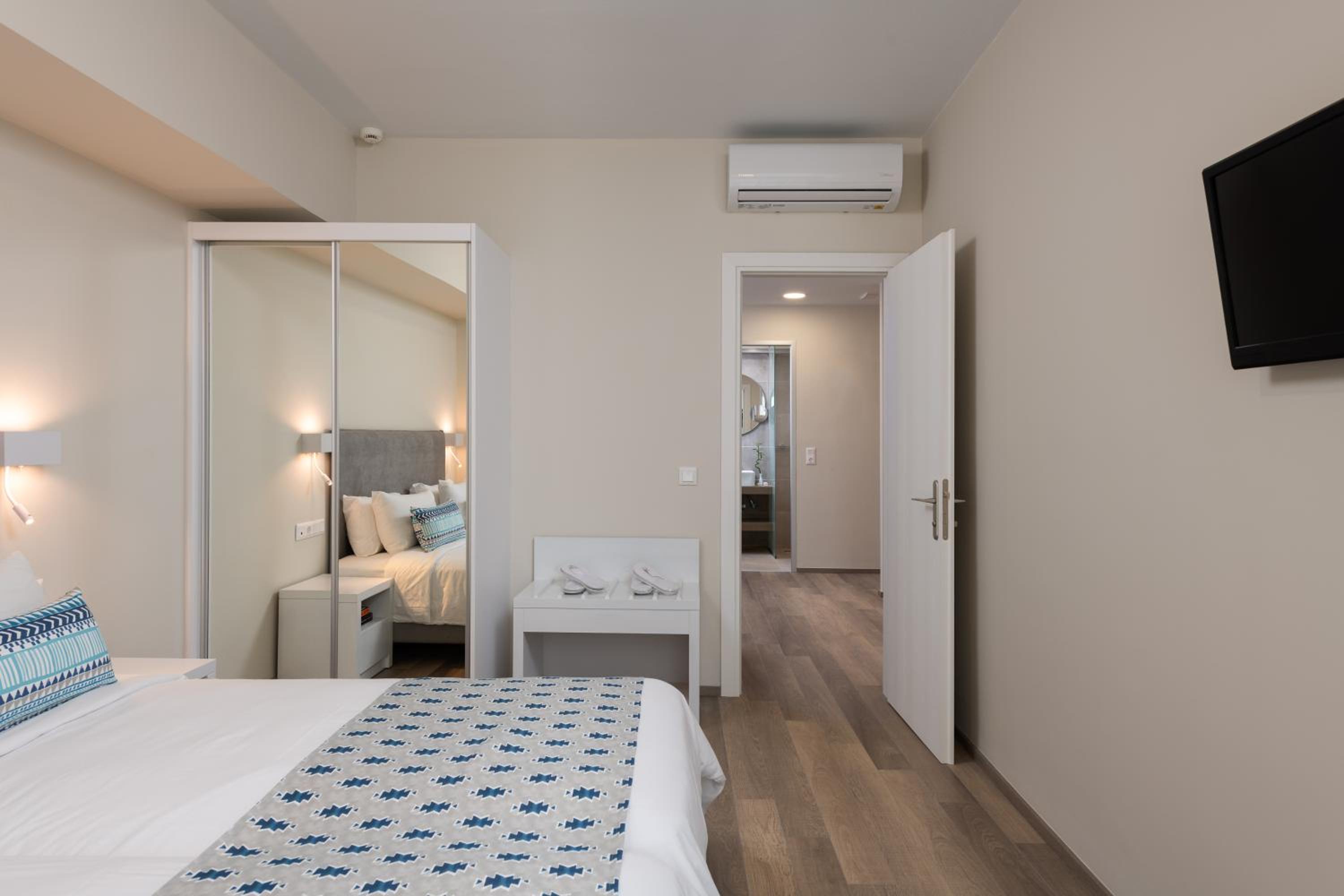 Two-Bedroom Apartment (4-5 Adults)