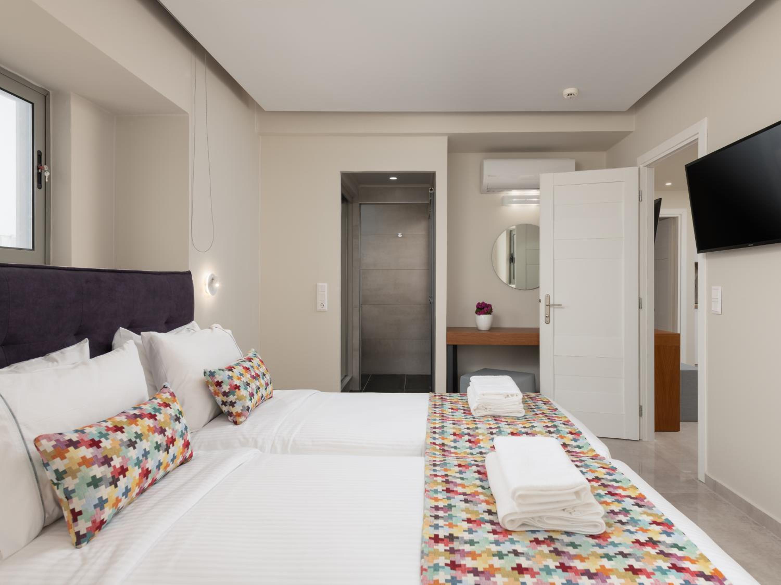 Deluxe Suite with Spa Bath