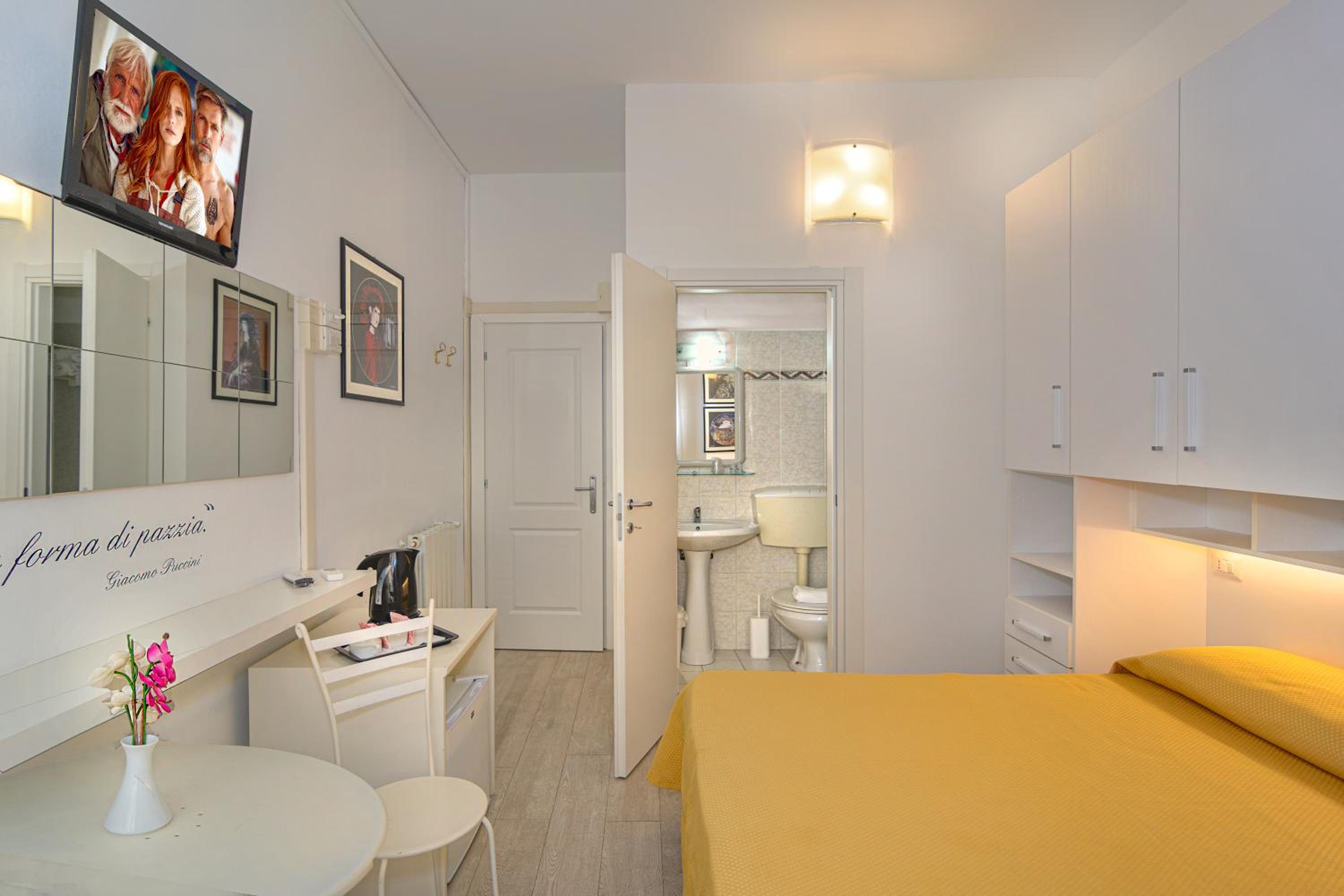 Double Room with Balcony photo 2