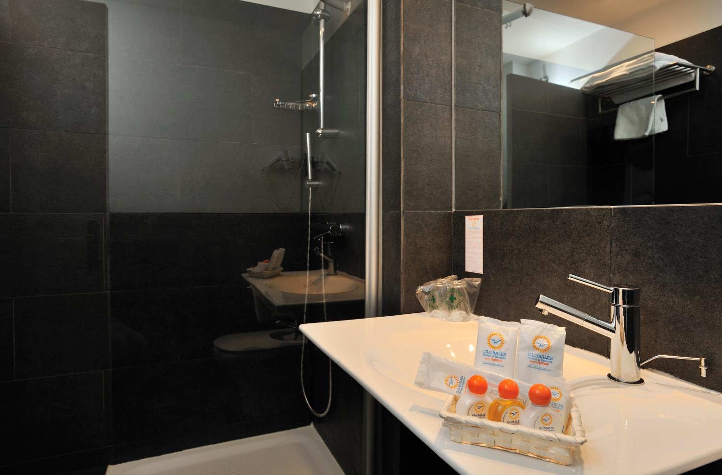 Double or Twin Room - Photo 5
