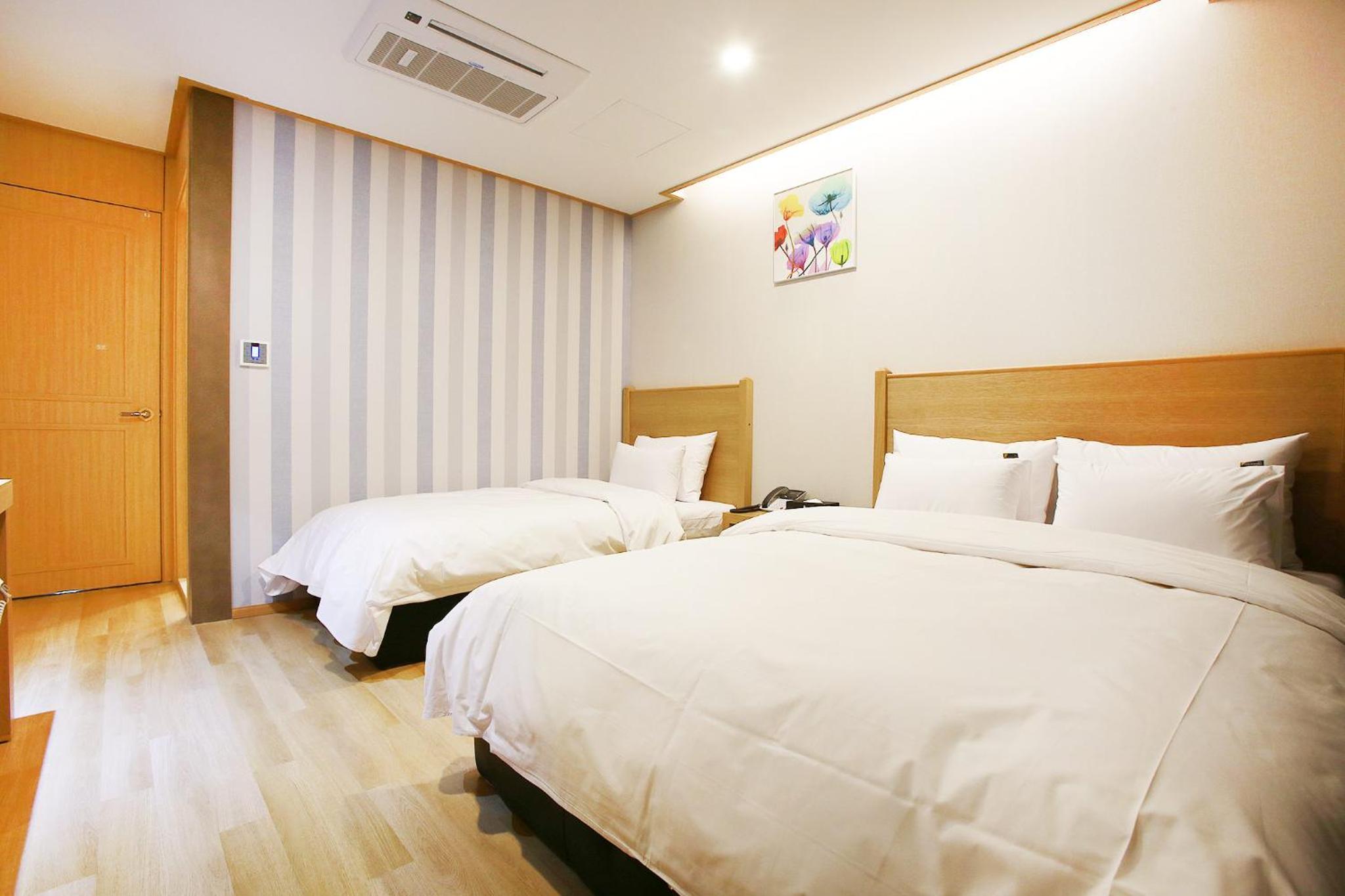 Deluxe Twin Room photo 1