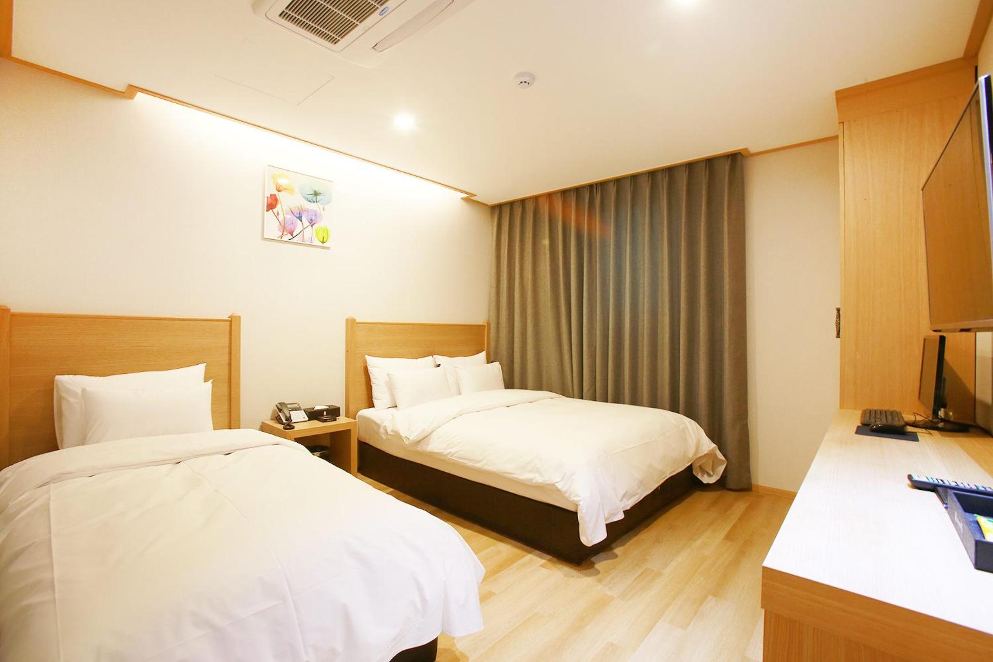 Deluxe Twin Room photo 3