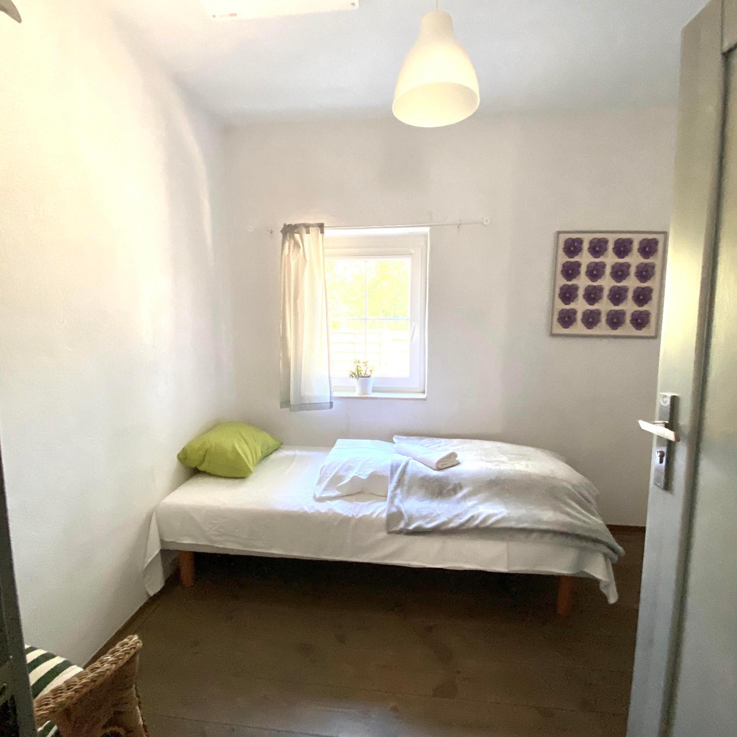 Single Room with Private Bathroom photo 1