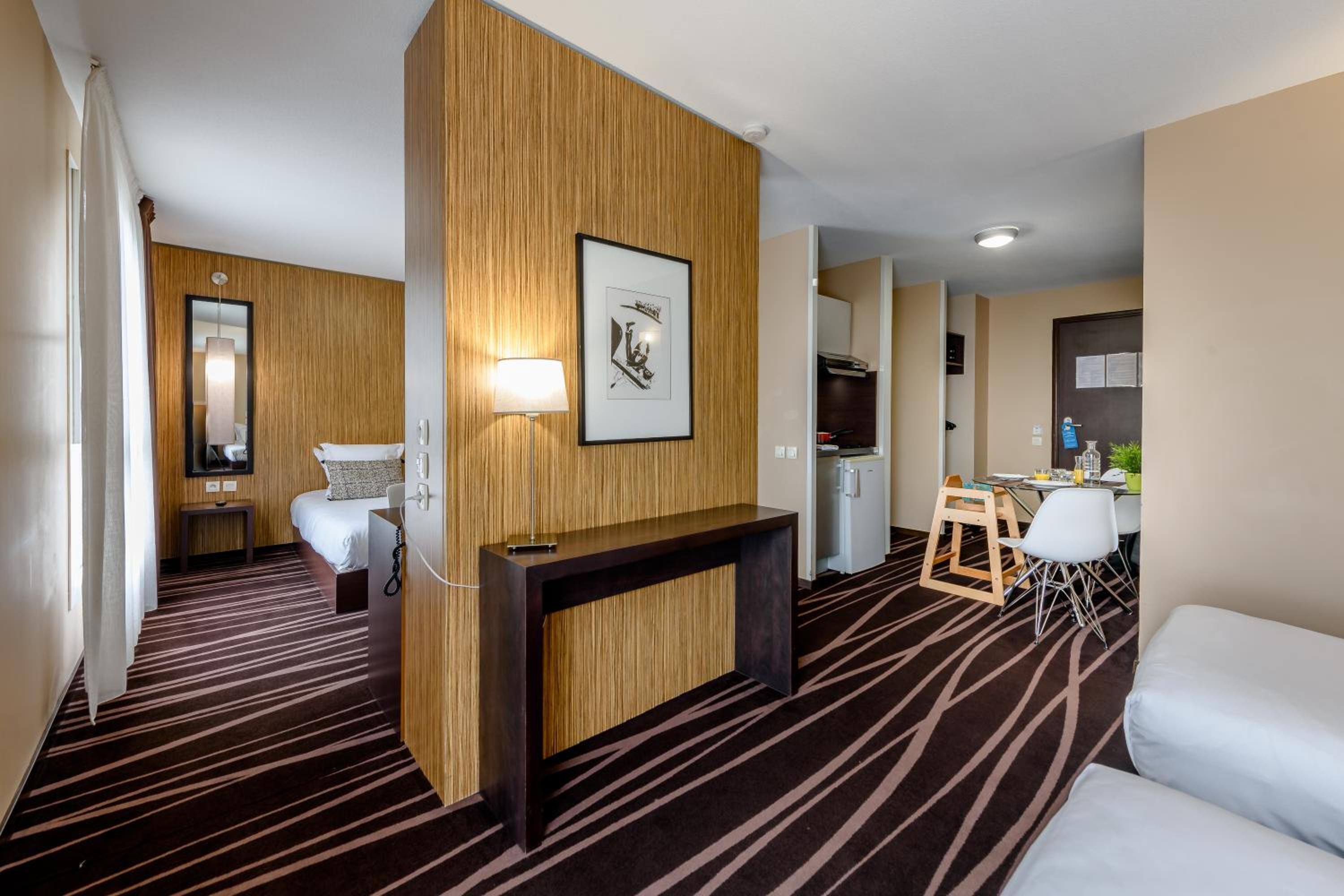 Suite - Photo 2