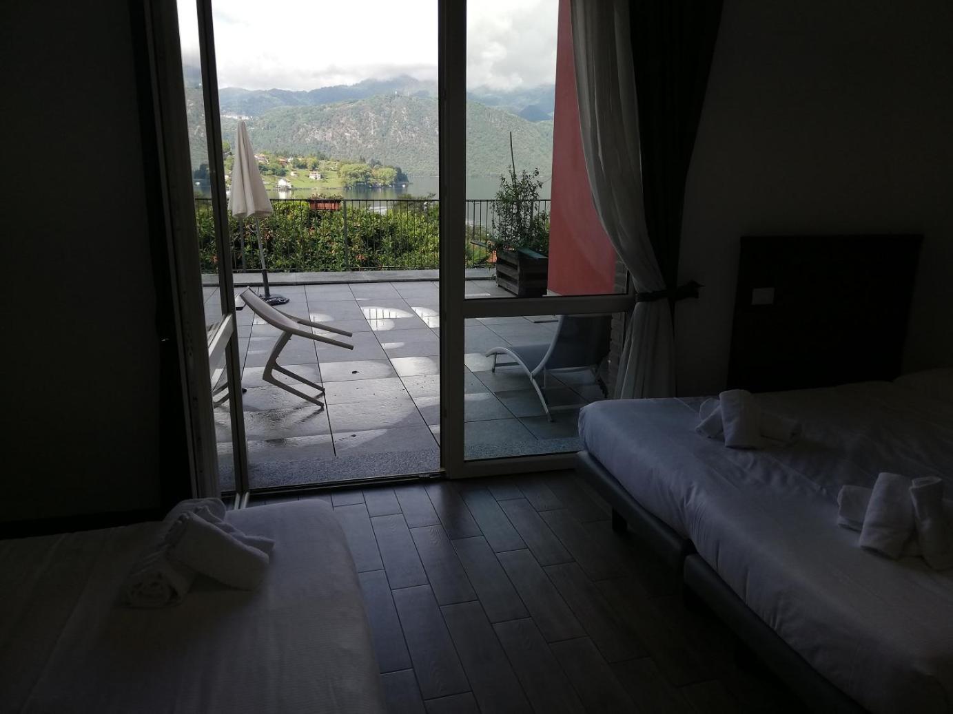 Quadruple Room with Terrace