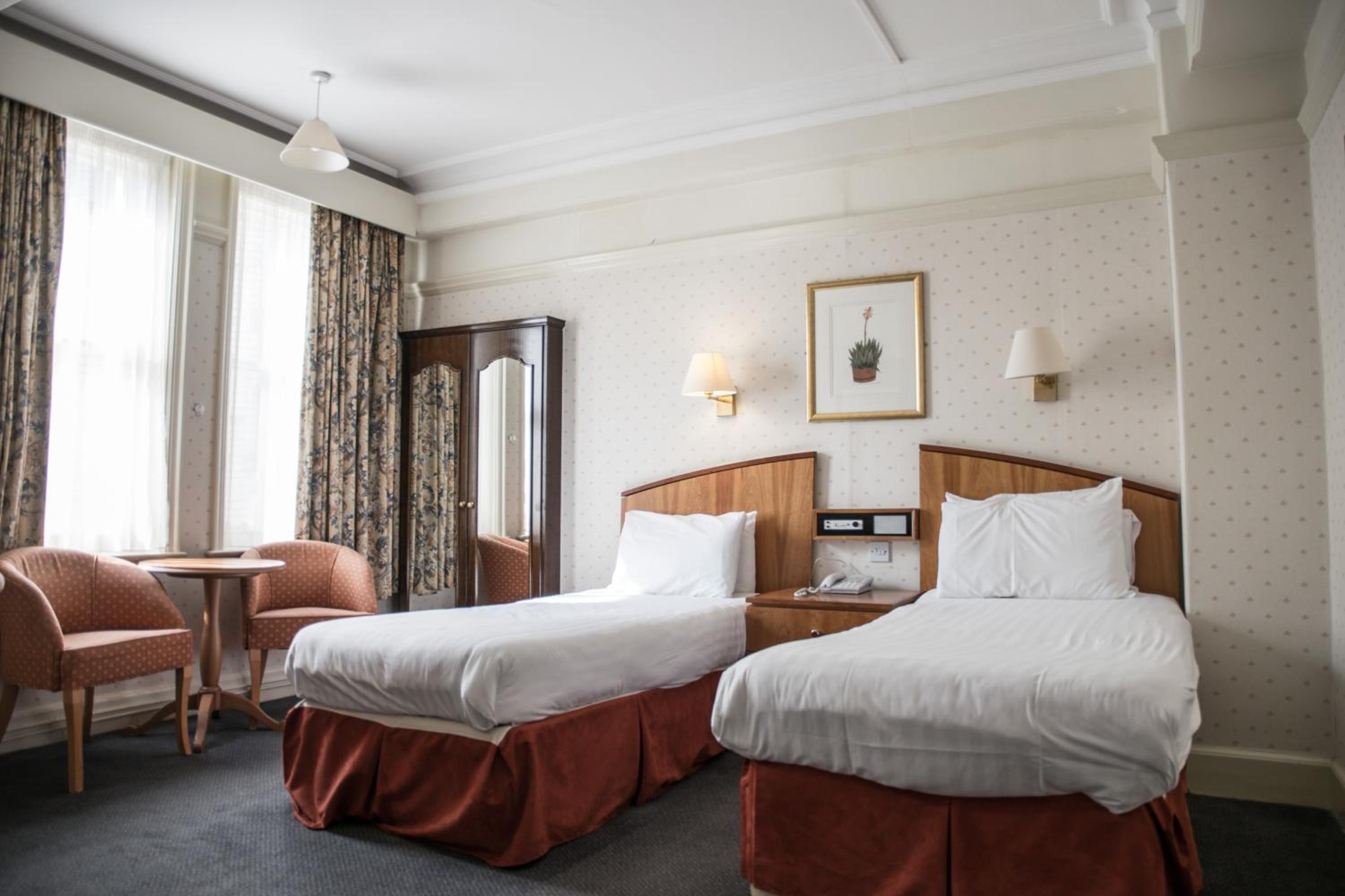 Standard Twin Room photo 3