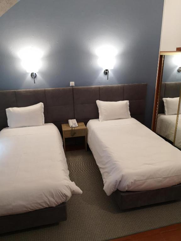 Twin Room - Photo 19