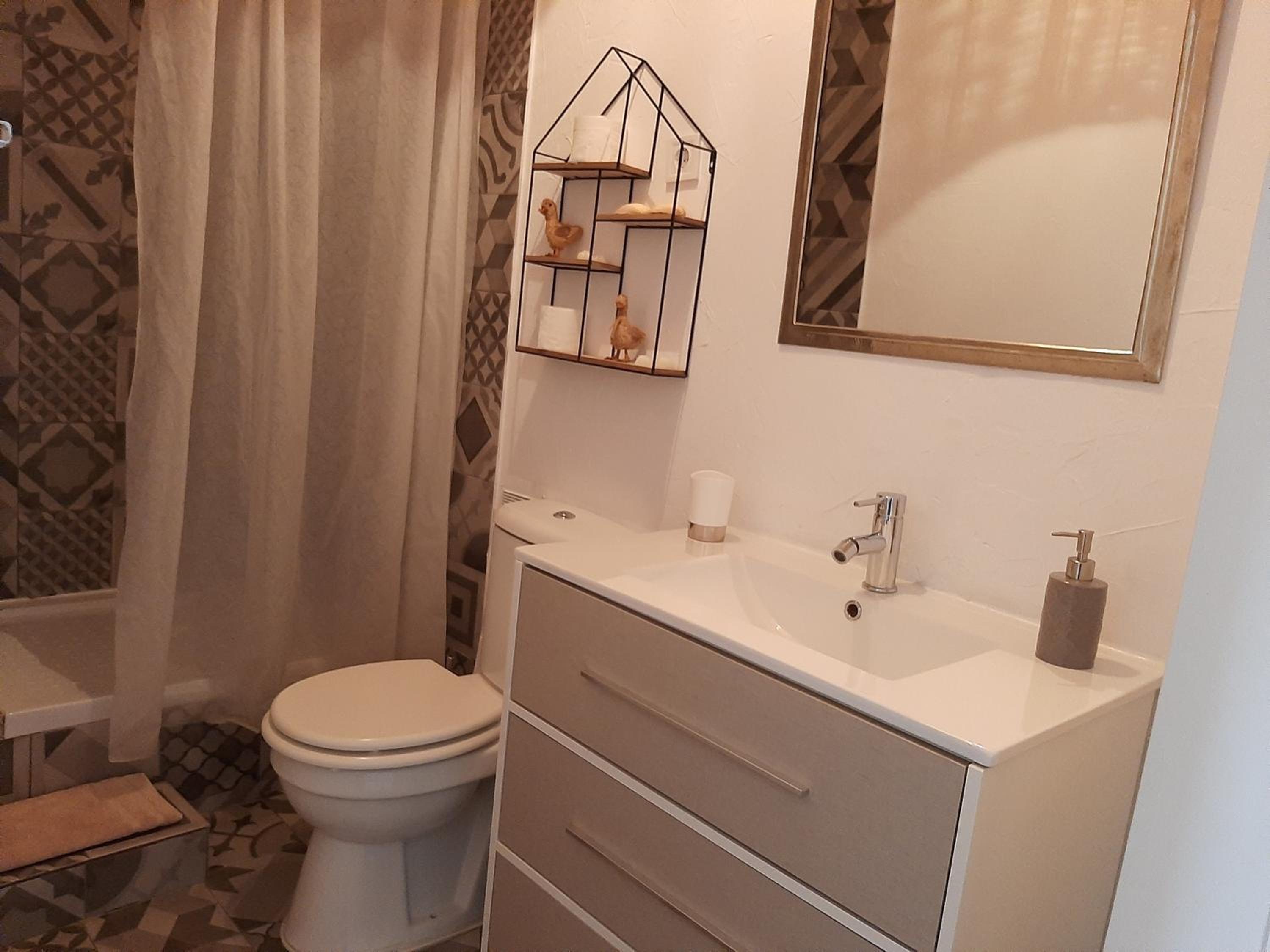 Queen Room - Photo 8