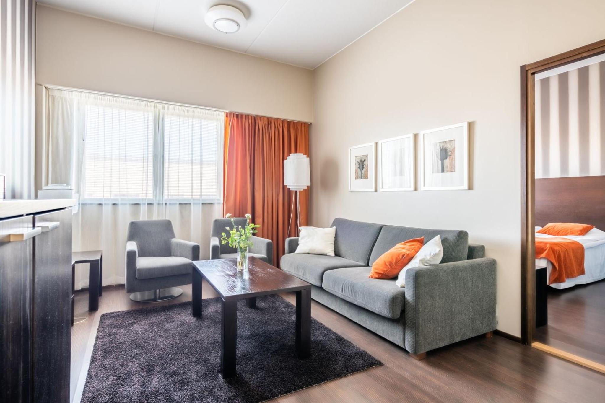 One-Bedroom Suite with Sauna photo 2