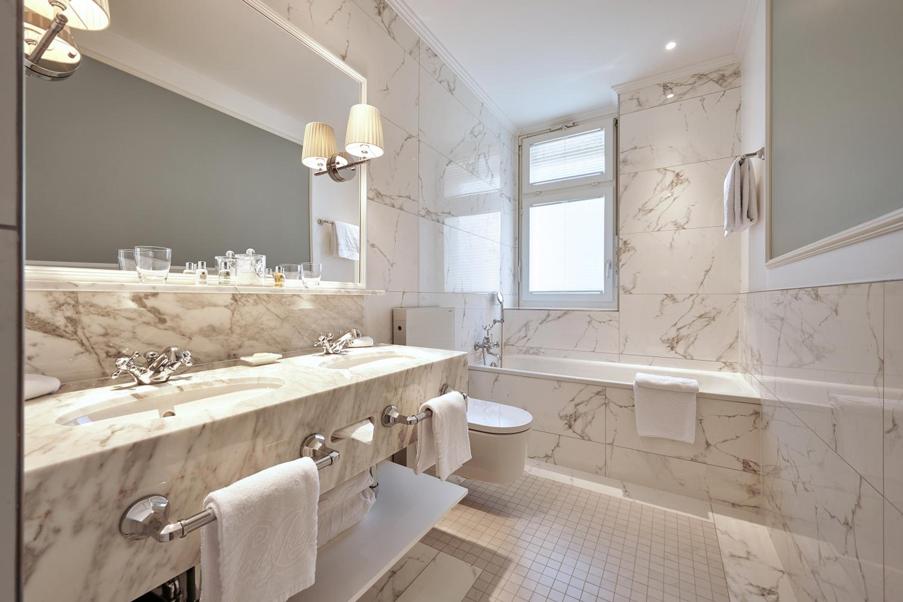 Deluxe Junior Suite - Photo 7