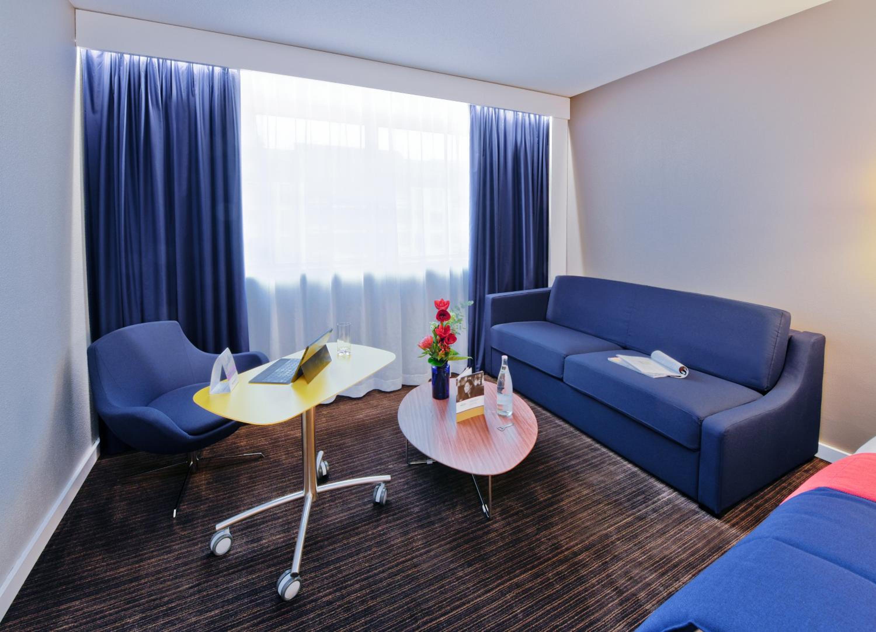 Deluxe Double Room with Sofa Bed - Garden Side - Photo 2