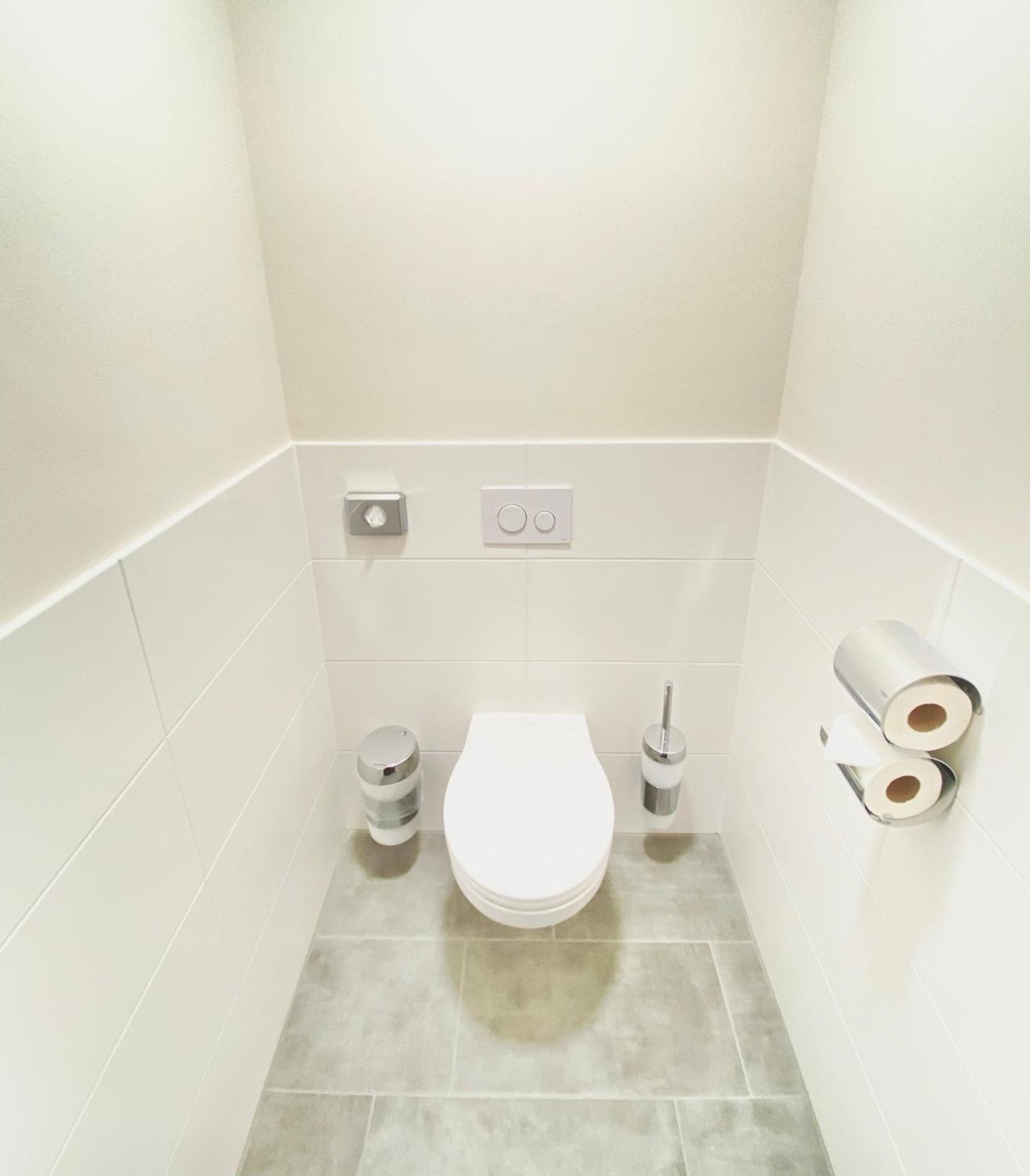 Deluxe Double Room with Balcony - Photo 7