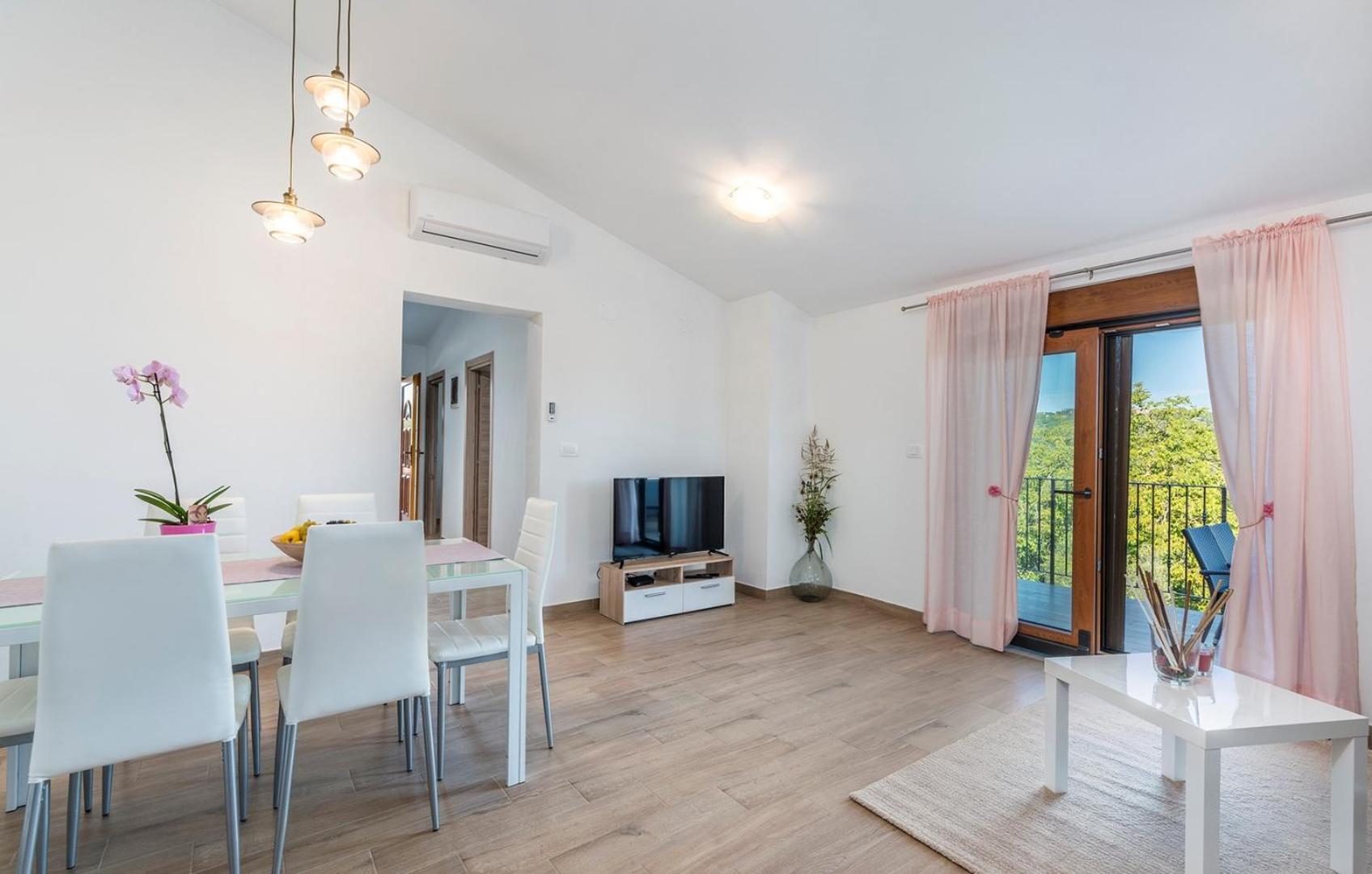 Two-Bedroom House photo 1