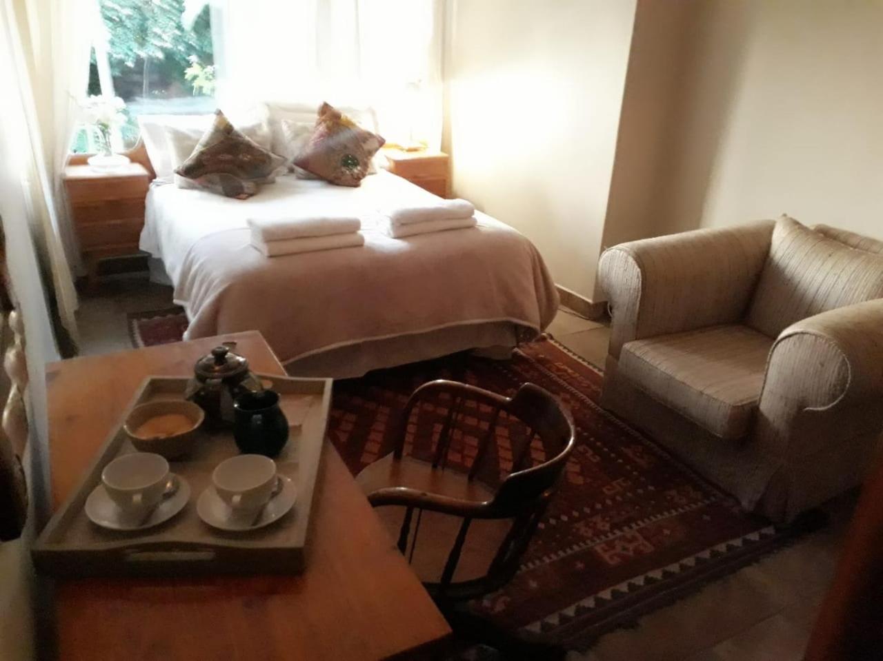 Budget Double Room - Photo 5