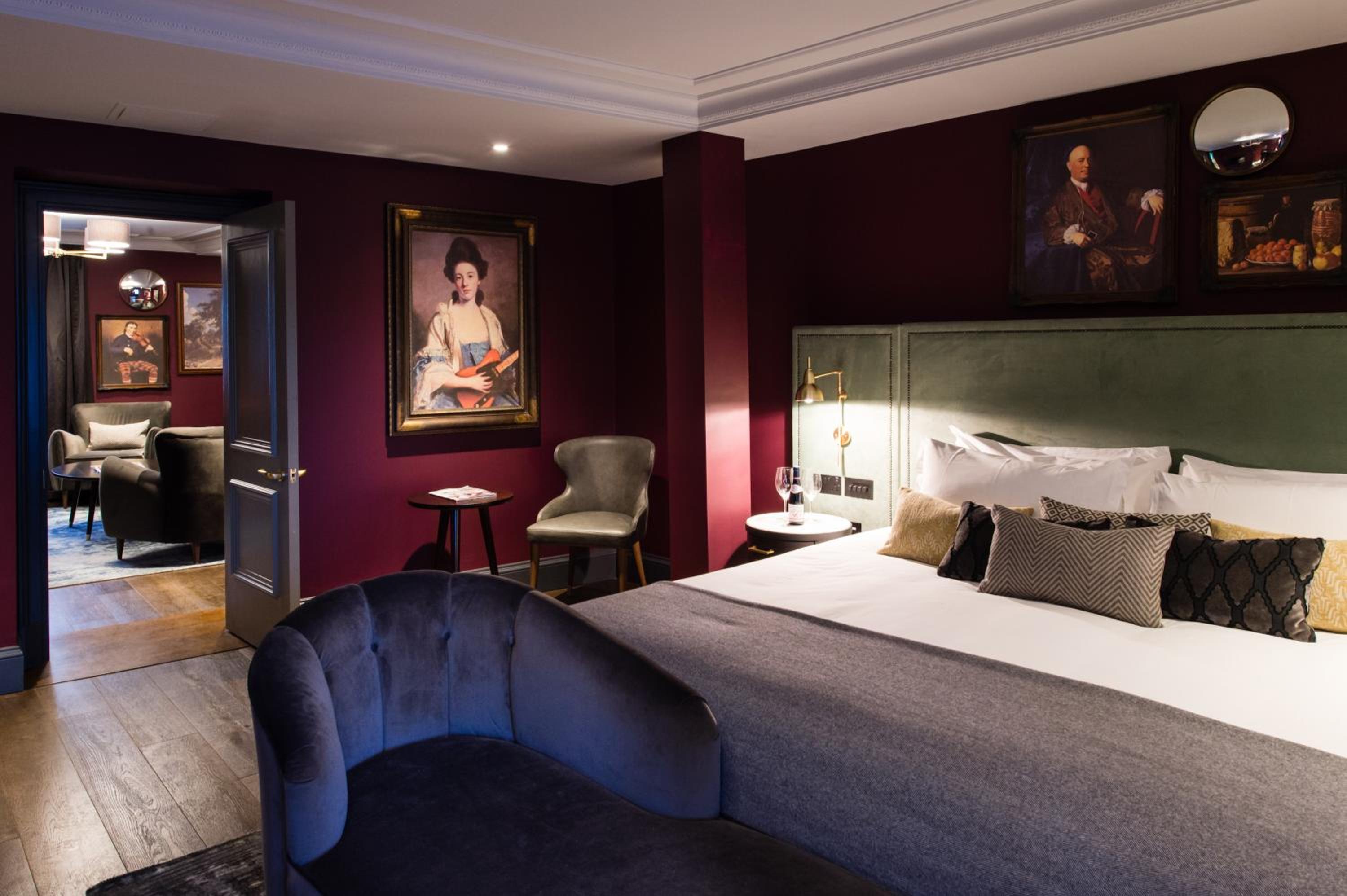 Suite - Photo 3